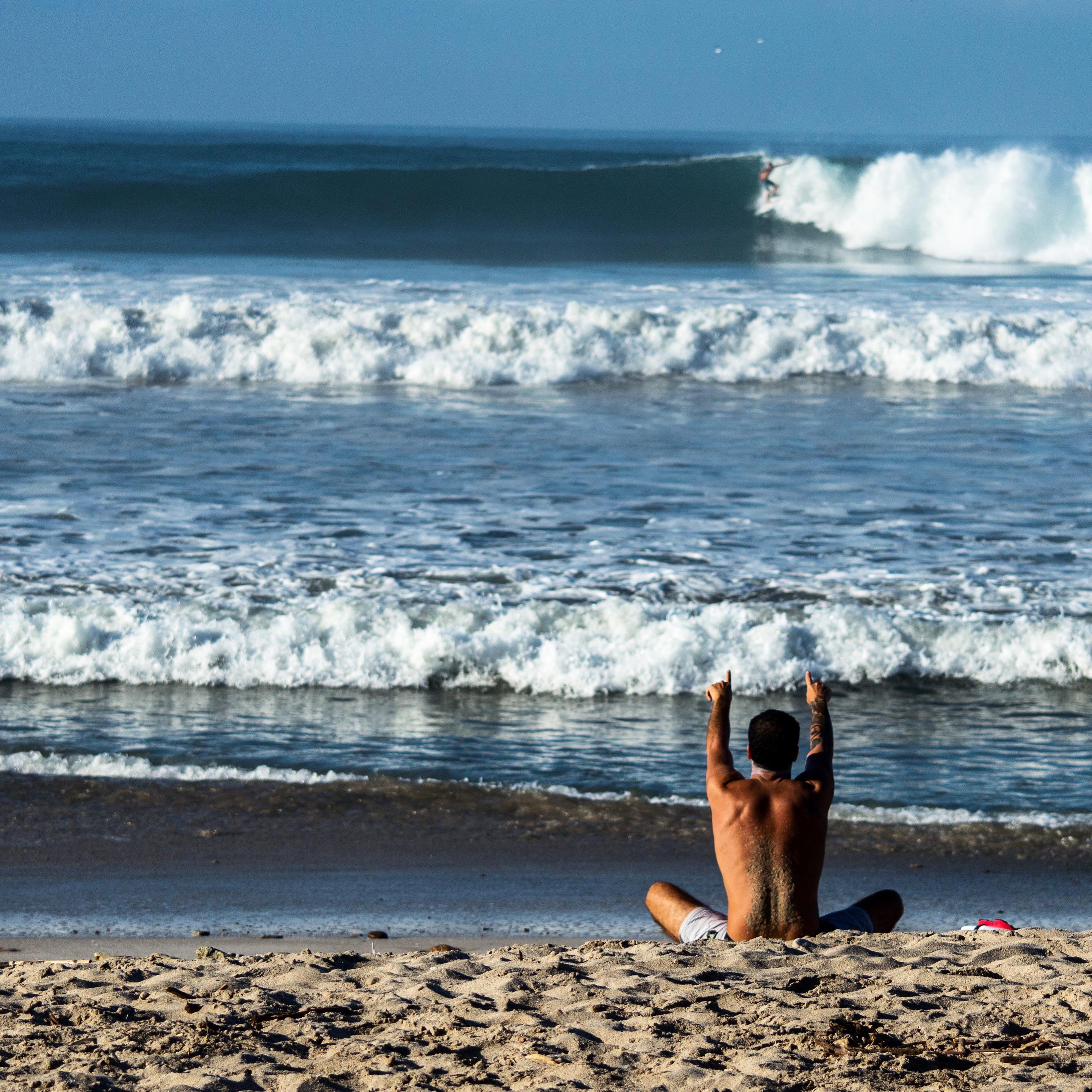 Playa Carmen, Costa Rica going off!! r/surf
