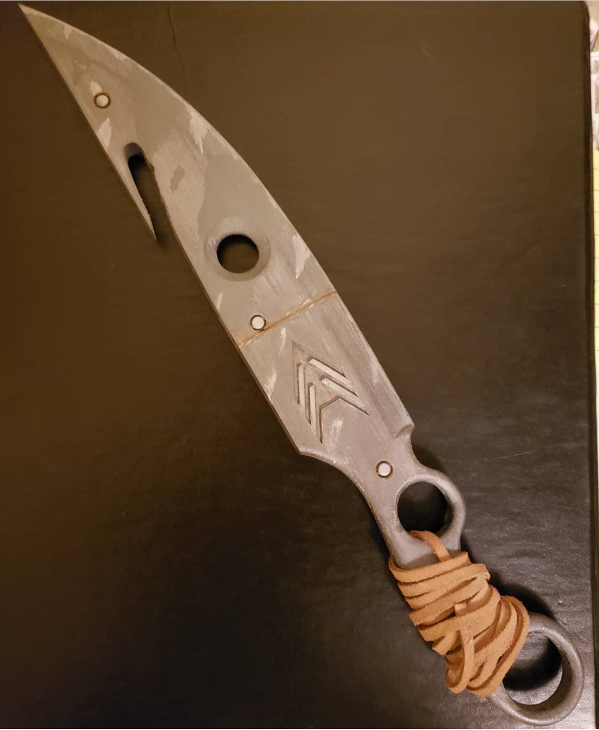 Custom made hunter knife destiny2