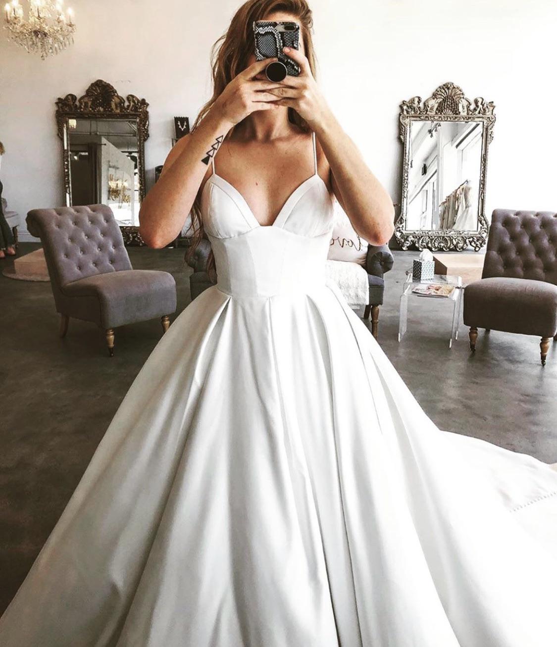 How to self draft a bodice like this via flat pattern? r/sewing