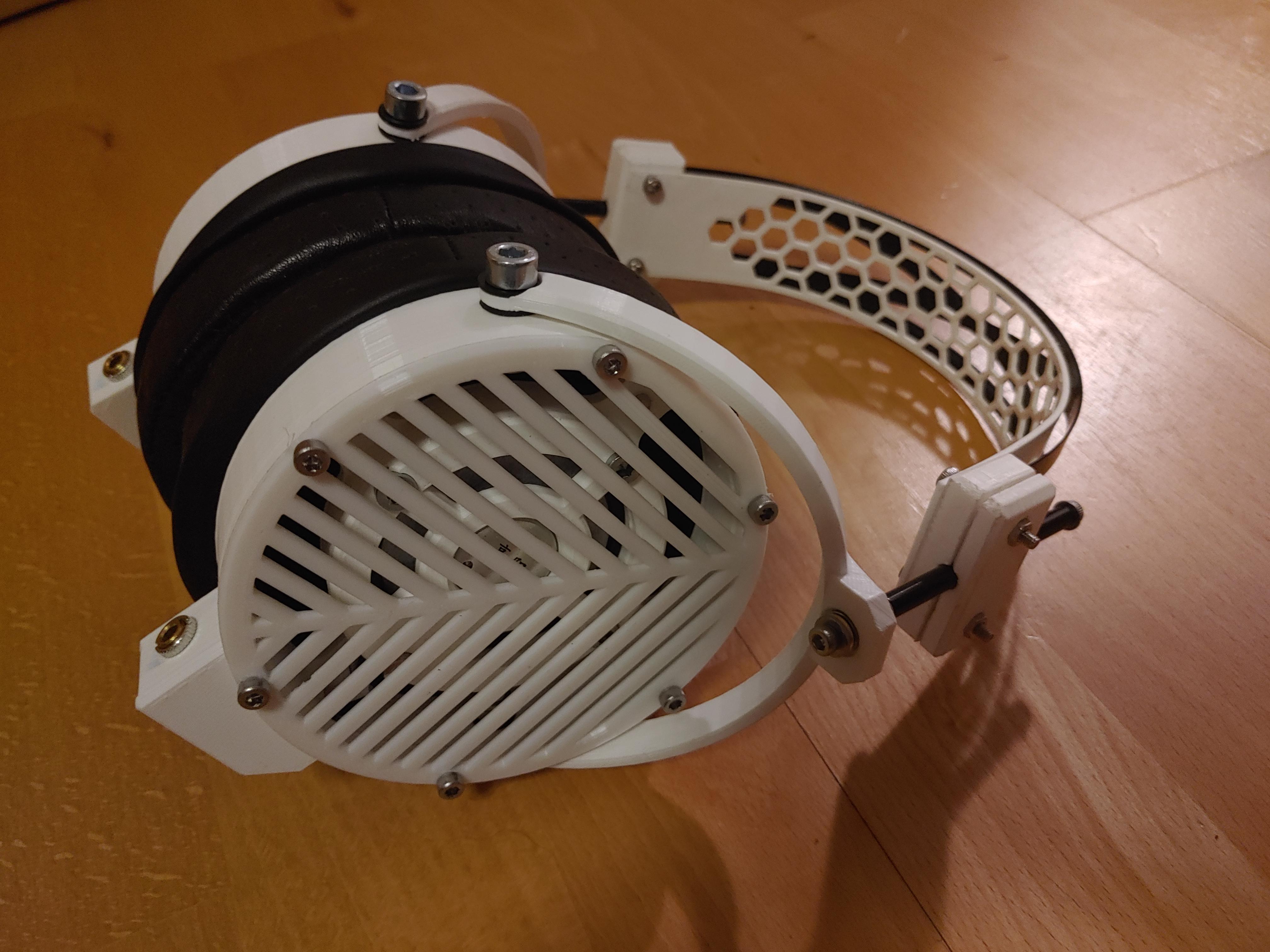 Yup, it's another pair of 3d printed headphones based on the ones from