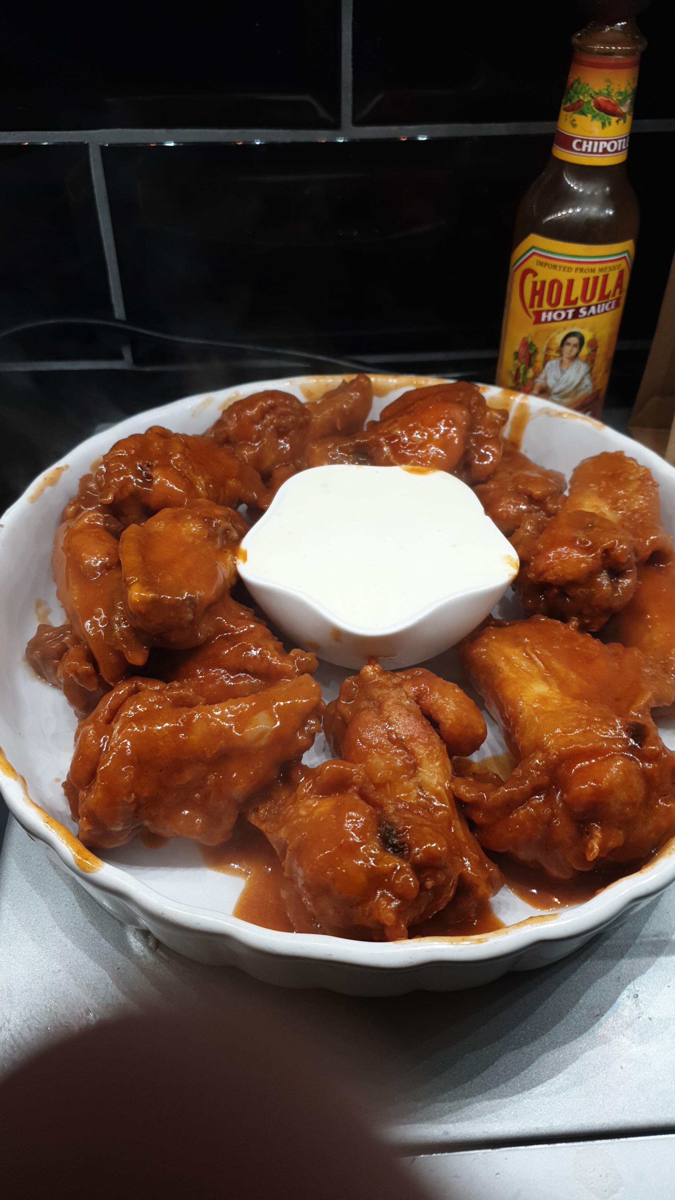 [Homemade] Deep Fried Clolula hot wings with freshly made Blue Cheese