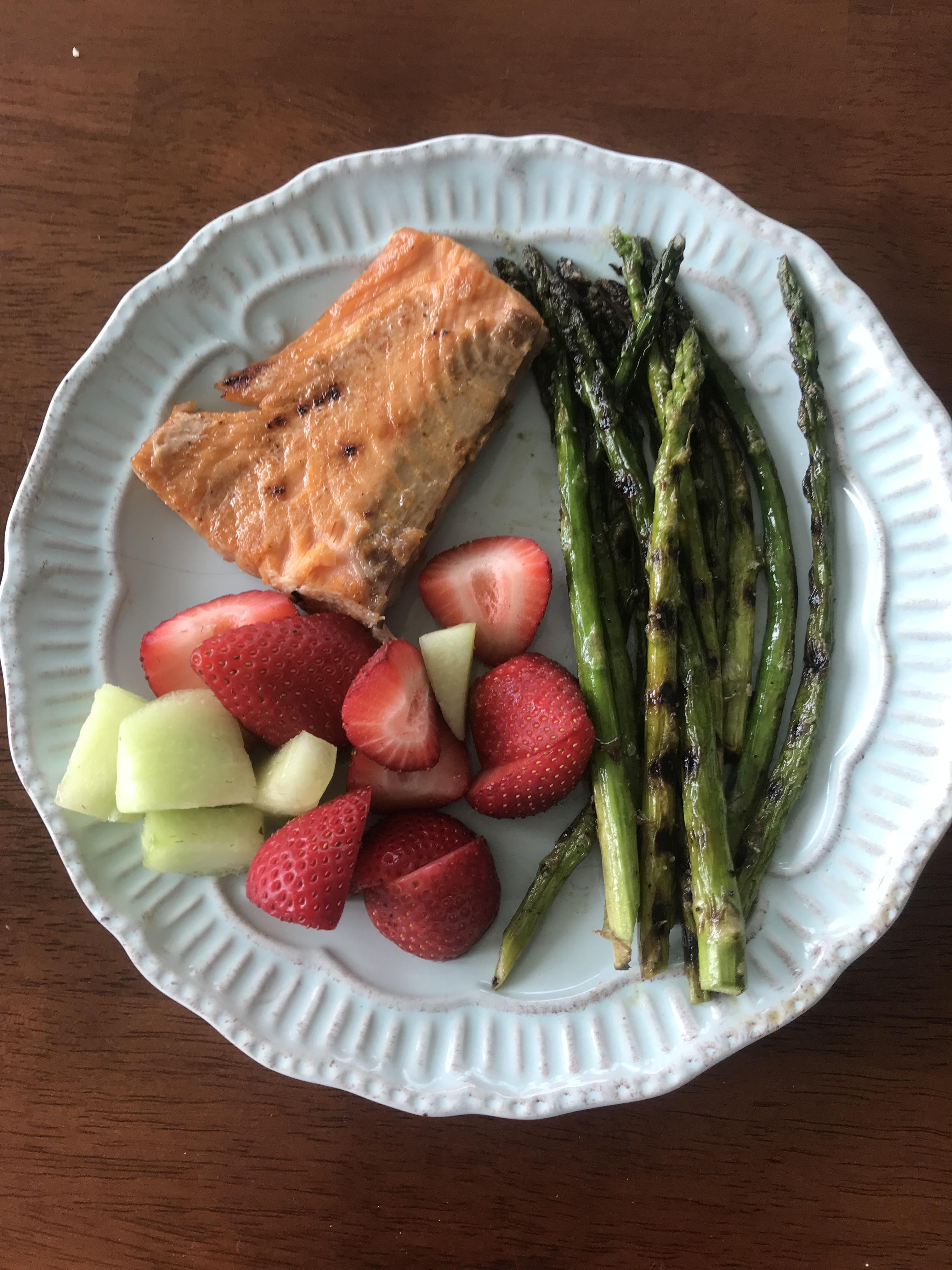 168 calories for first lunch! Pan grilled salmon(2oz), strawberry’s