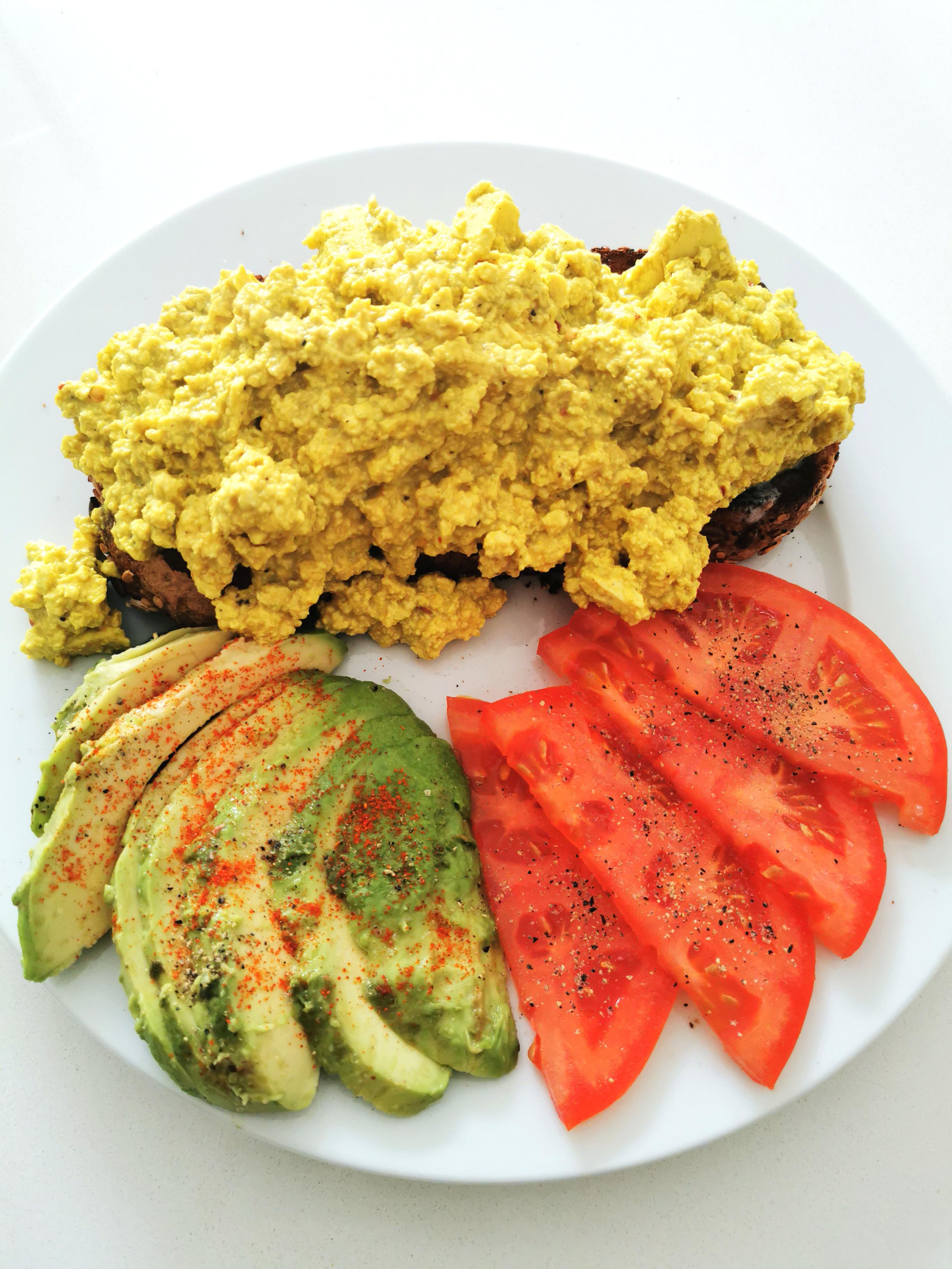 Saturday morning tofu scramble (black salt is a must). r/VeganFoodPorn