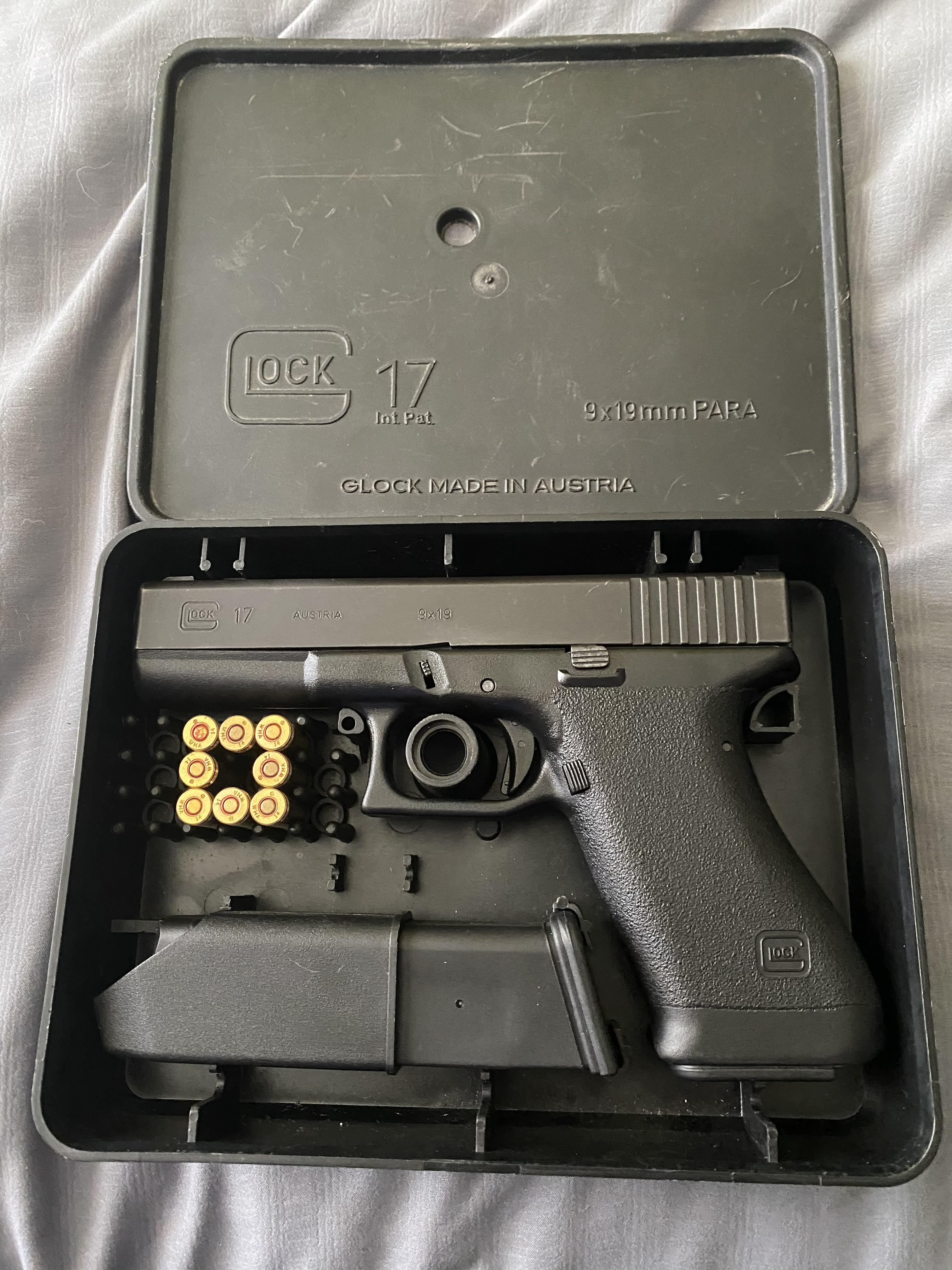 Here’s my Gen 1 Glock 17. r/Glocks