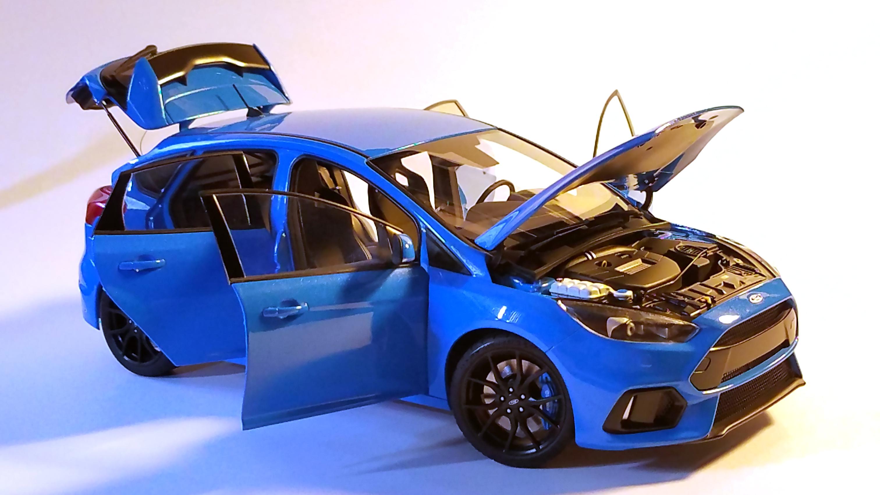 Ford Focus RS [AutoArt][118] r/Diecast