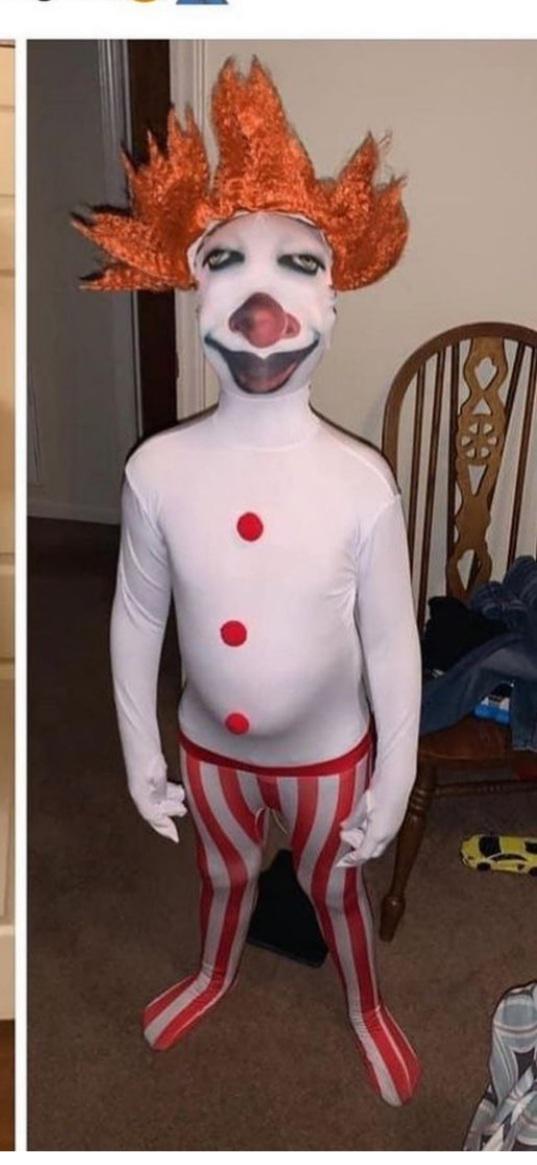 Found a pic of Tyler1 in his Halloweenoutfit. Couldnt let this one go