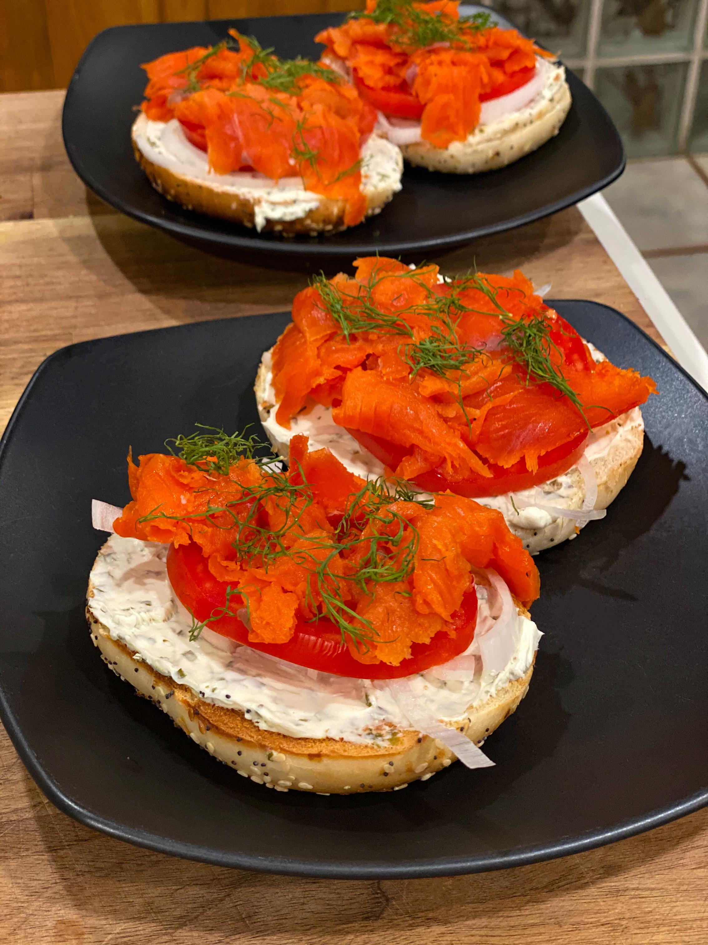 [Homemade] Cured salmon gravlax on an everything bagel with chive cream