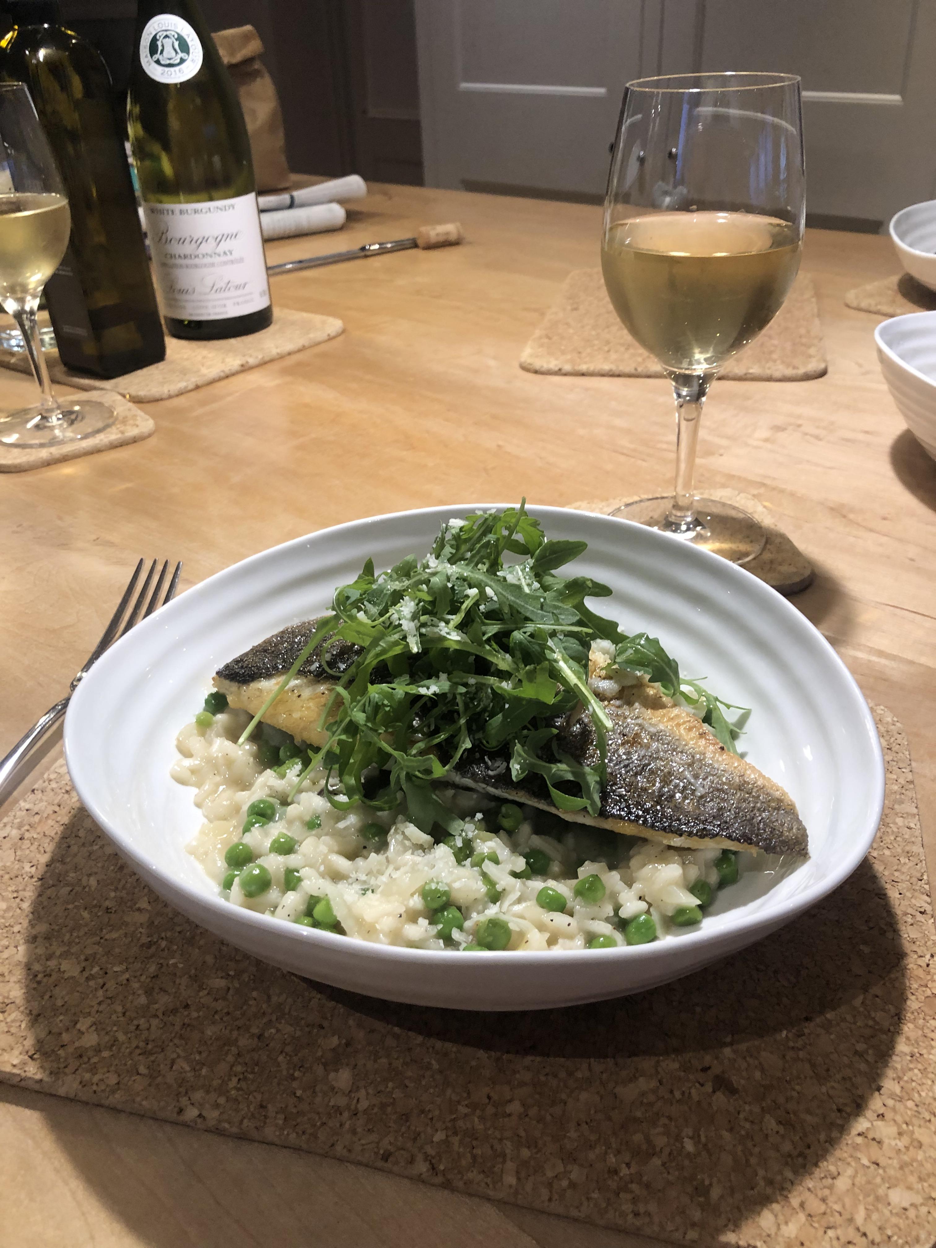 [Homemade] Fillet of panfried sea bass on a bed of pea and asparagus