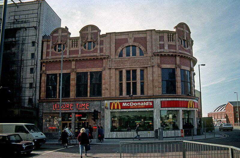 McDonald’s on Oxford Road in Manchester in the 80s (Vintage Picture