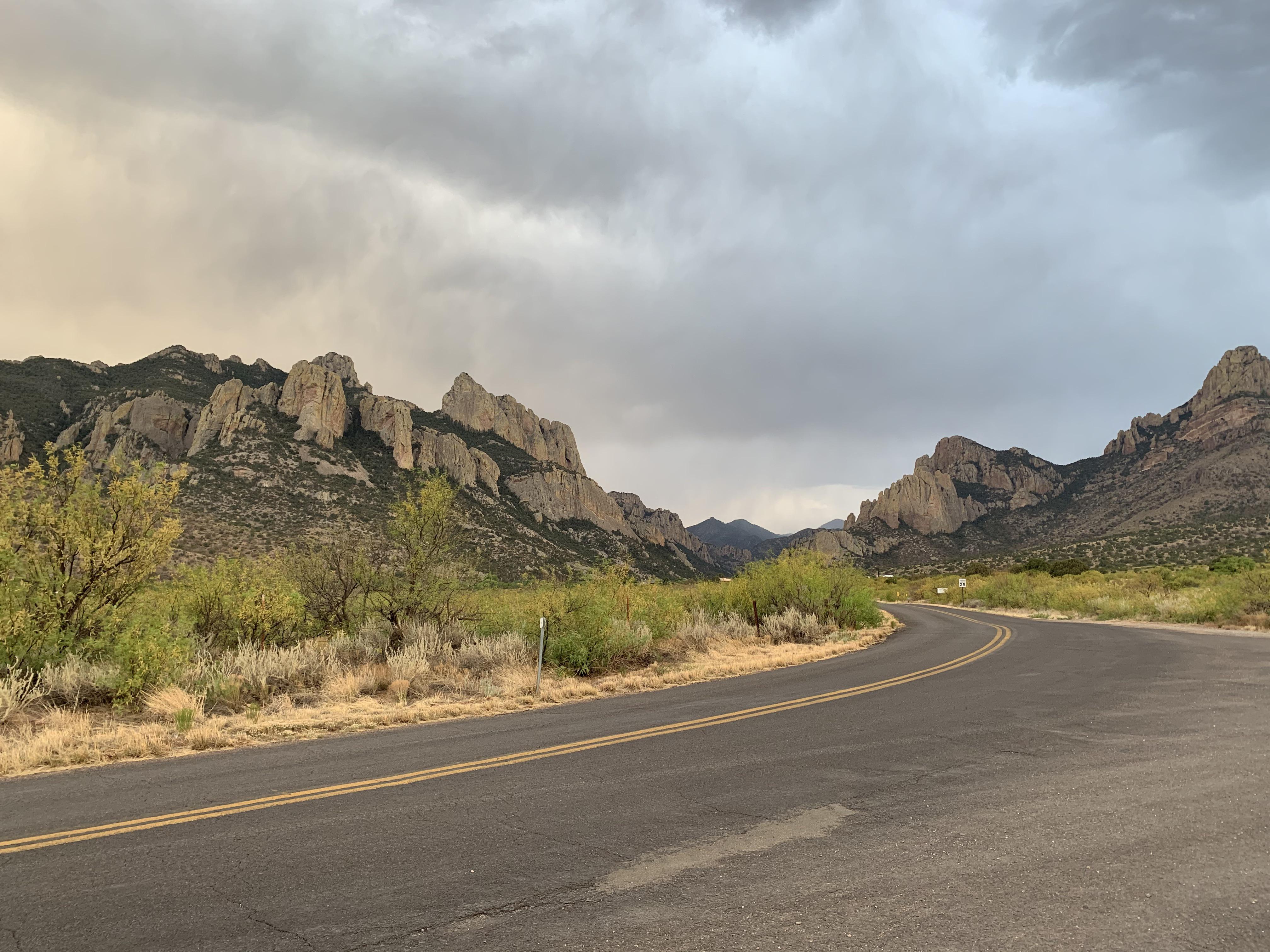 (OC) Brewing Monsoonal Rain, Cave Creek Canyon, Portal Arizona r