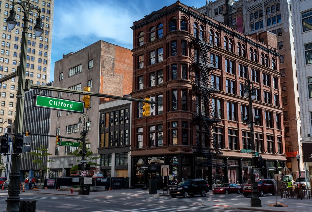 Building in Detroit Downtown [5346x3638] r/ArchitecturePorn