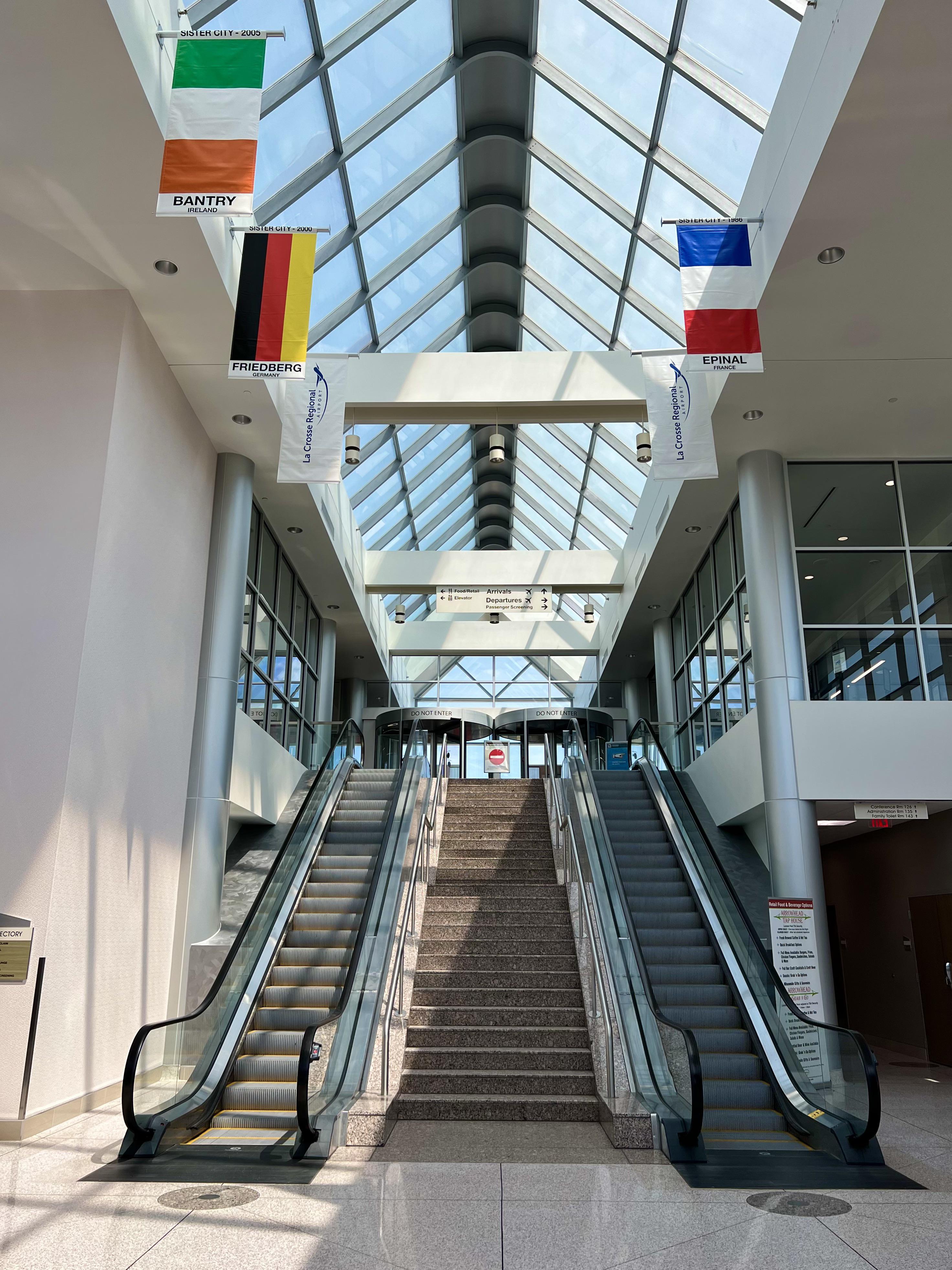 La Crosse Regional Airport (LSE) La Crosse, WI r/AirportPorn