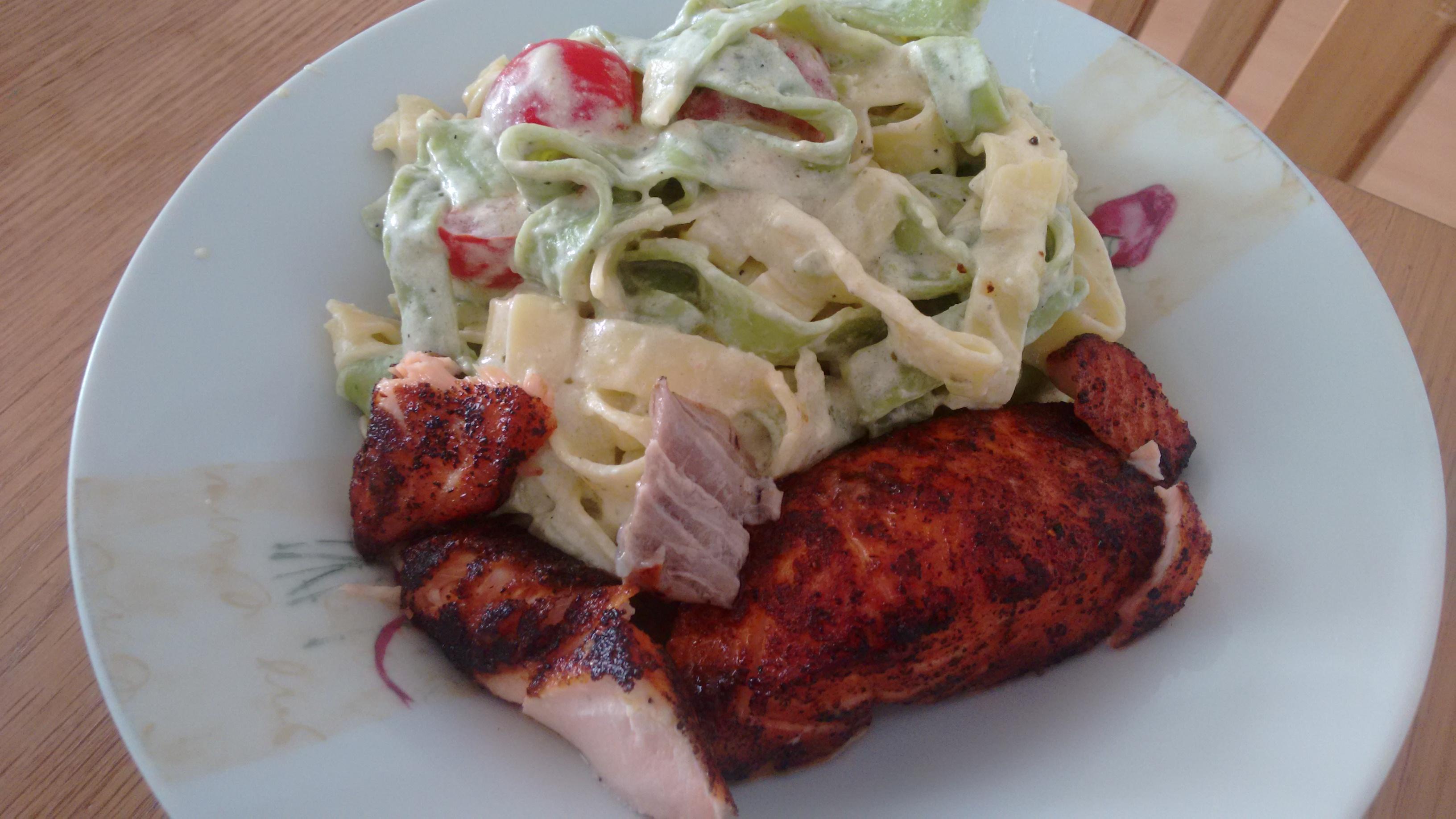Tandoori salmon and pesto cream tagliatelle with cherry tomatoes r/tonightsdinner