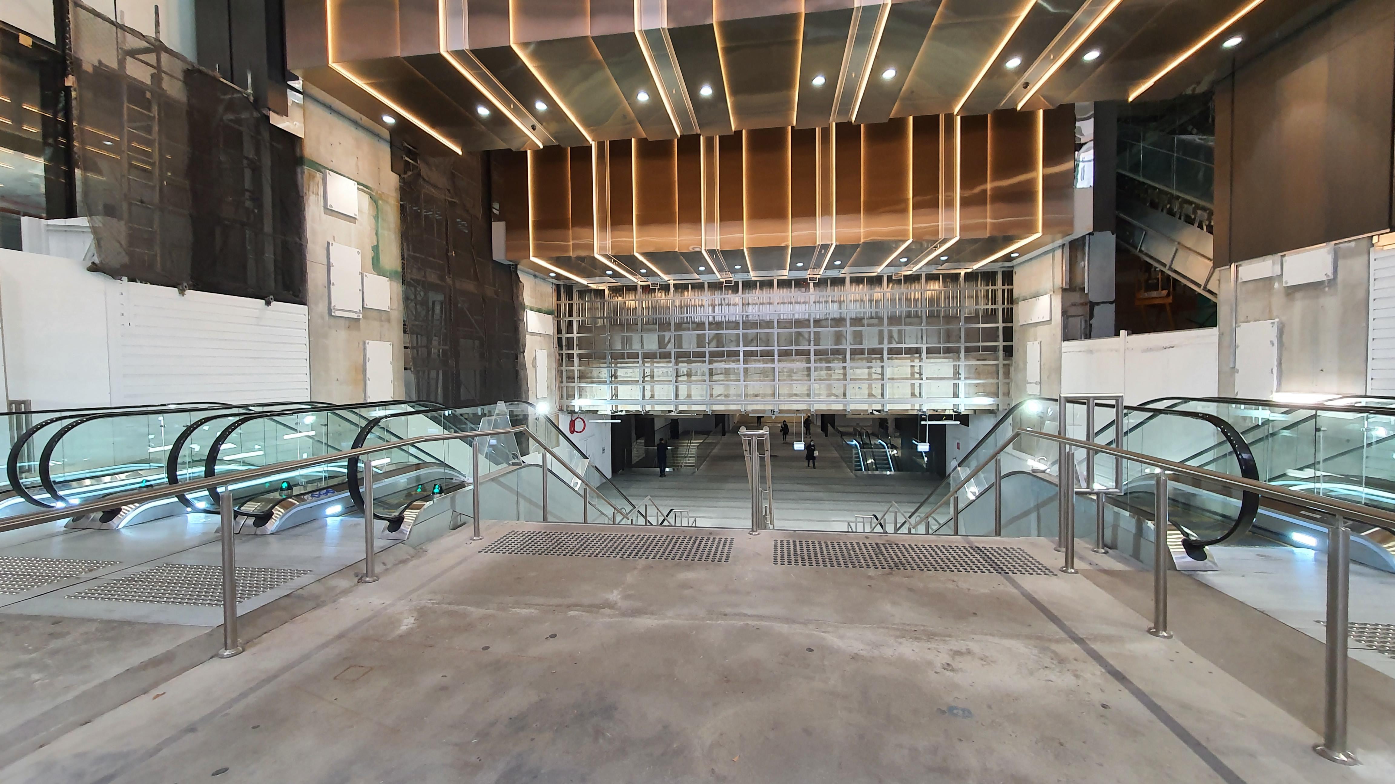 Empty Wynyard station at 9am today r/sydney