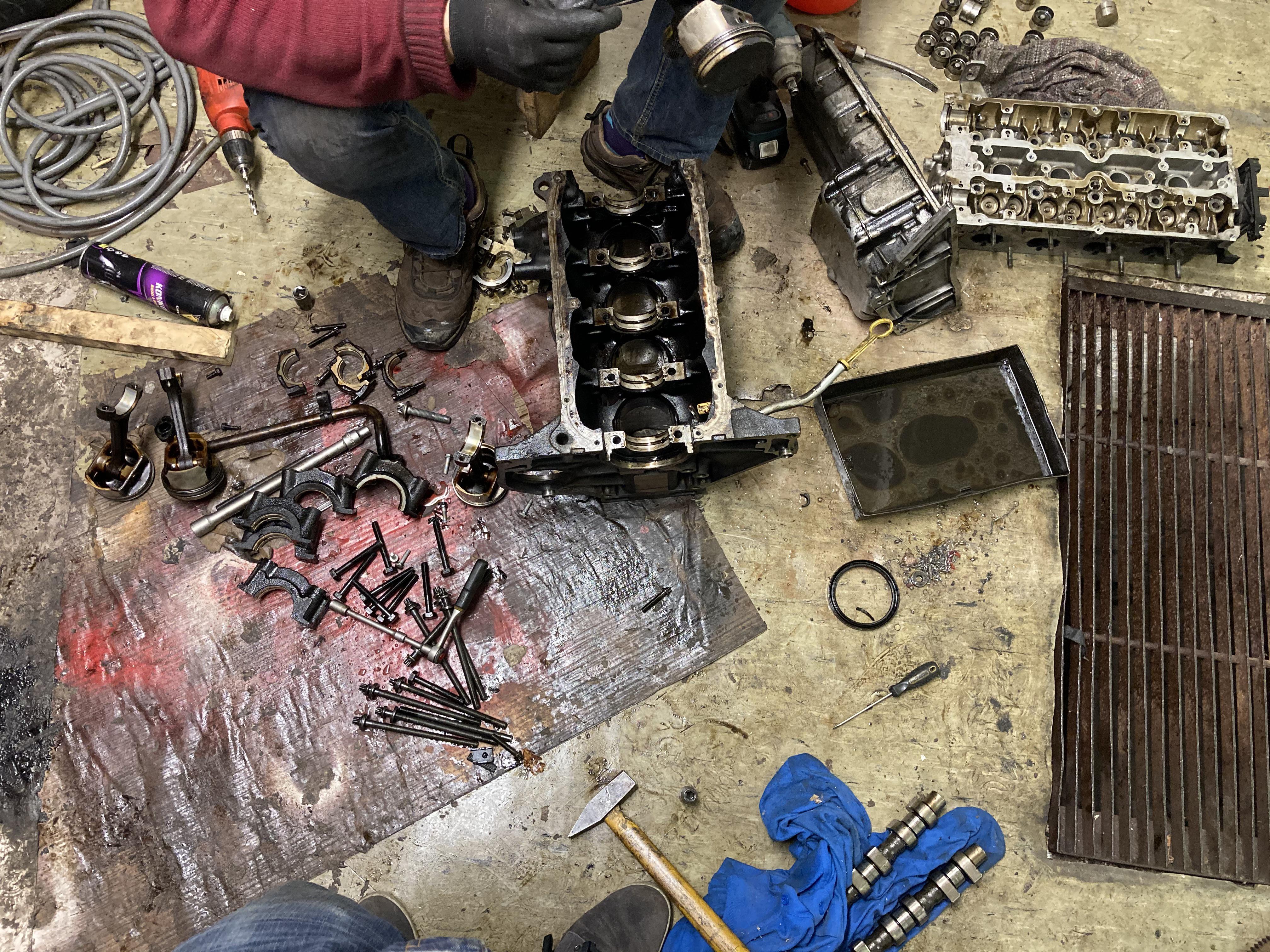 Chcecking out what went wrong with the Opel Astra X14XE engine after it