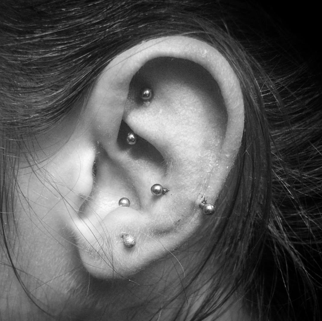 This "snug" piercing I saw on Instagram hurts to look at r/piercing