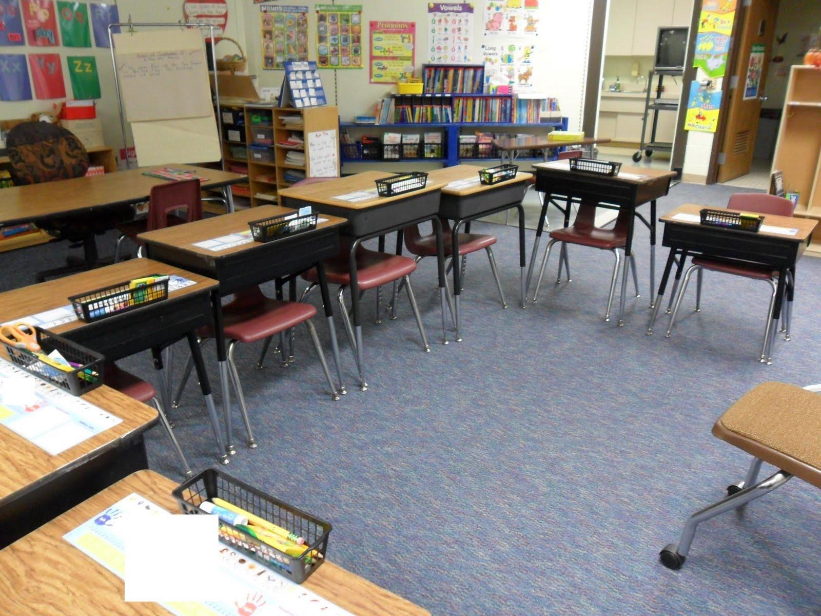 Elementary School desks r/nostalgia