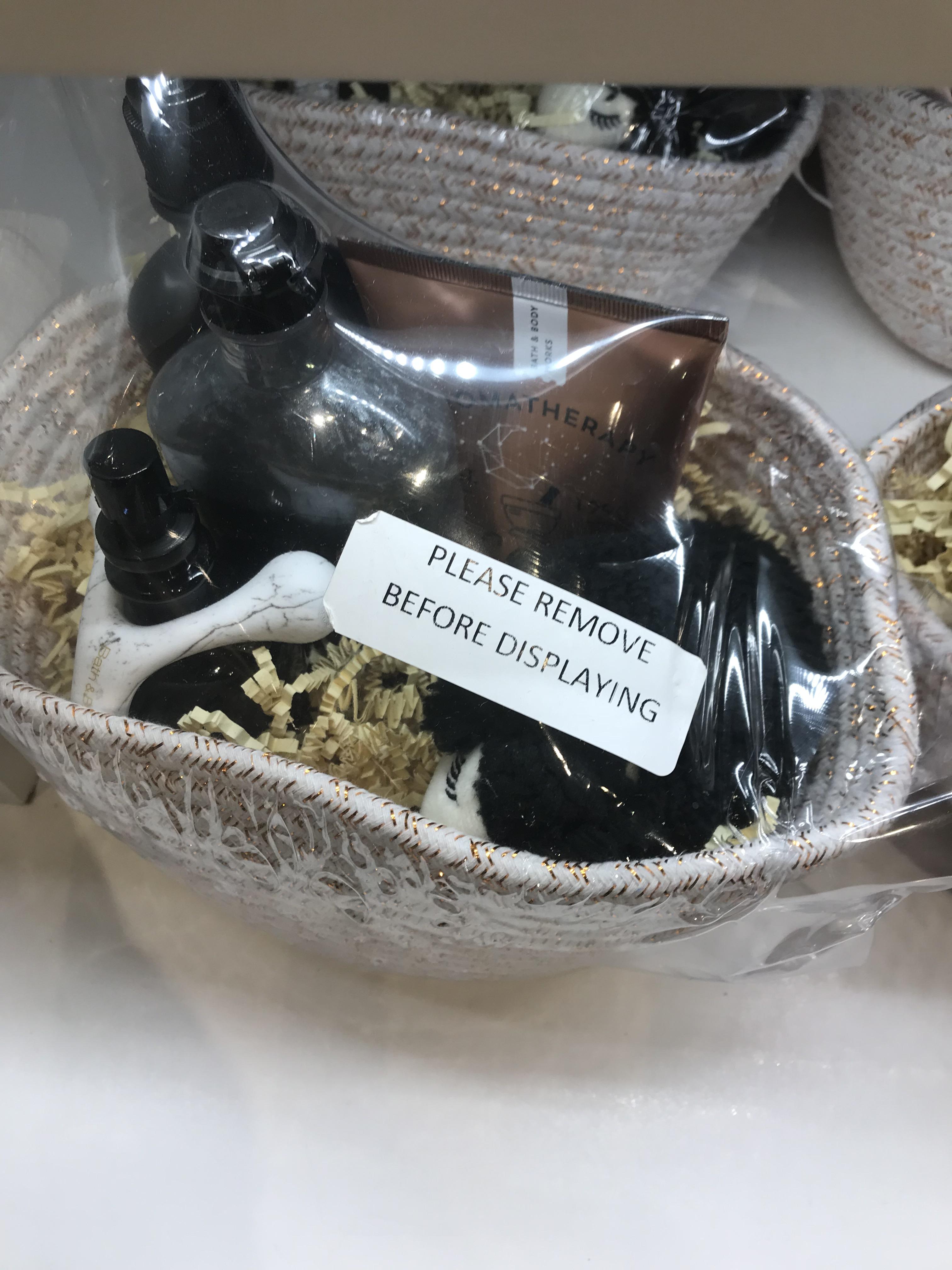 This at bath and body works r/onejob