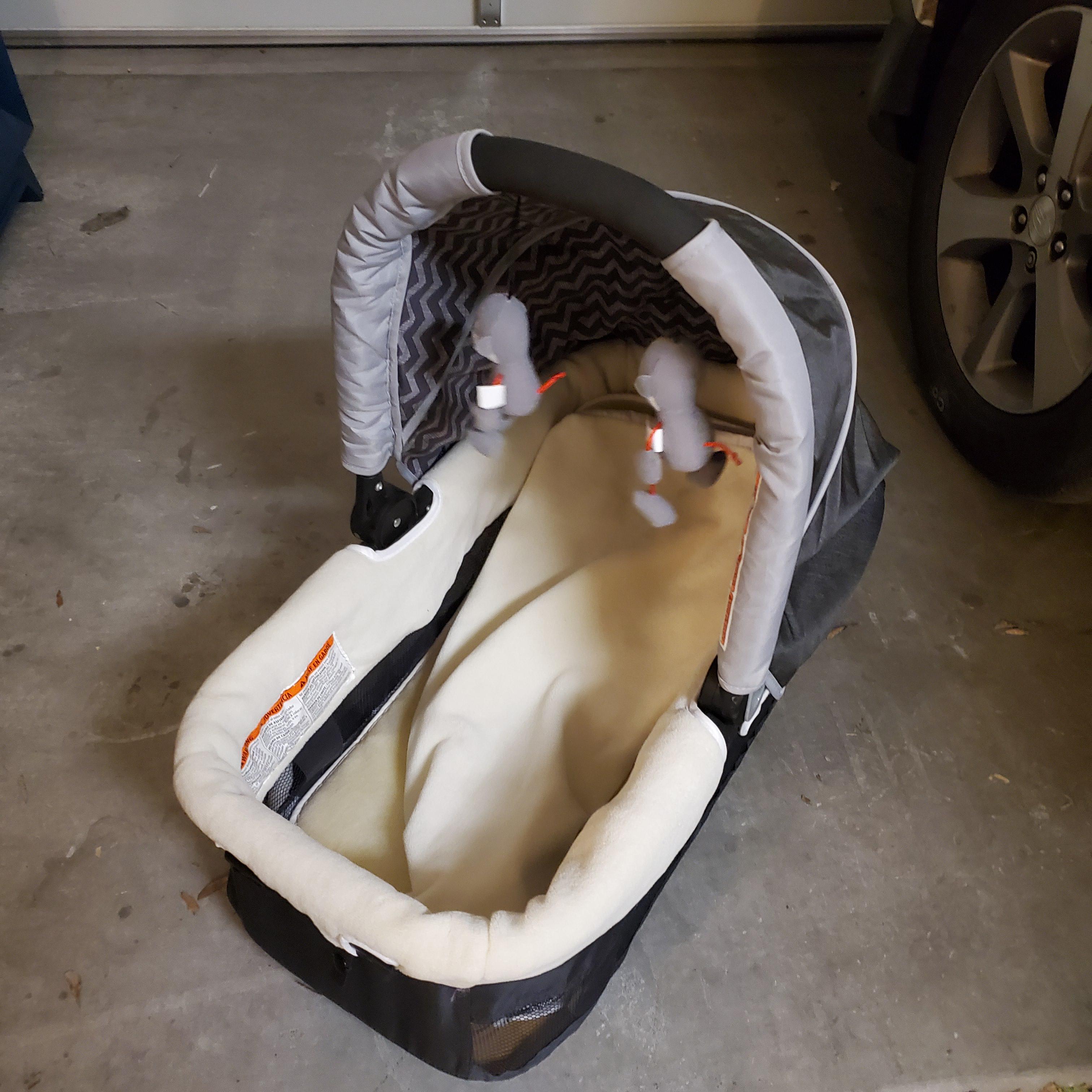 One of my neighbors put this to the road yesterday, Baby Trend portable