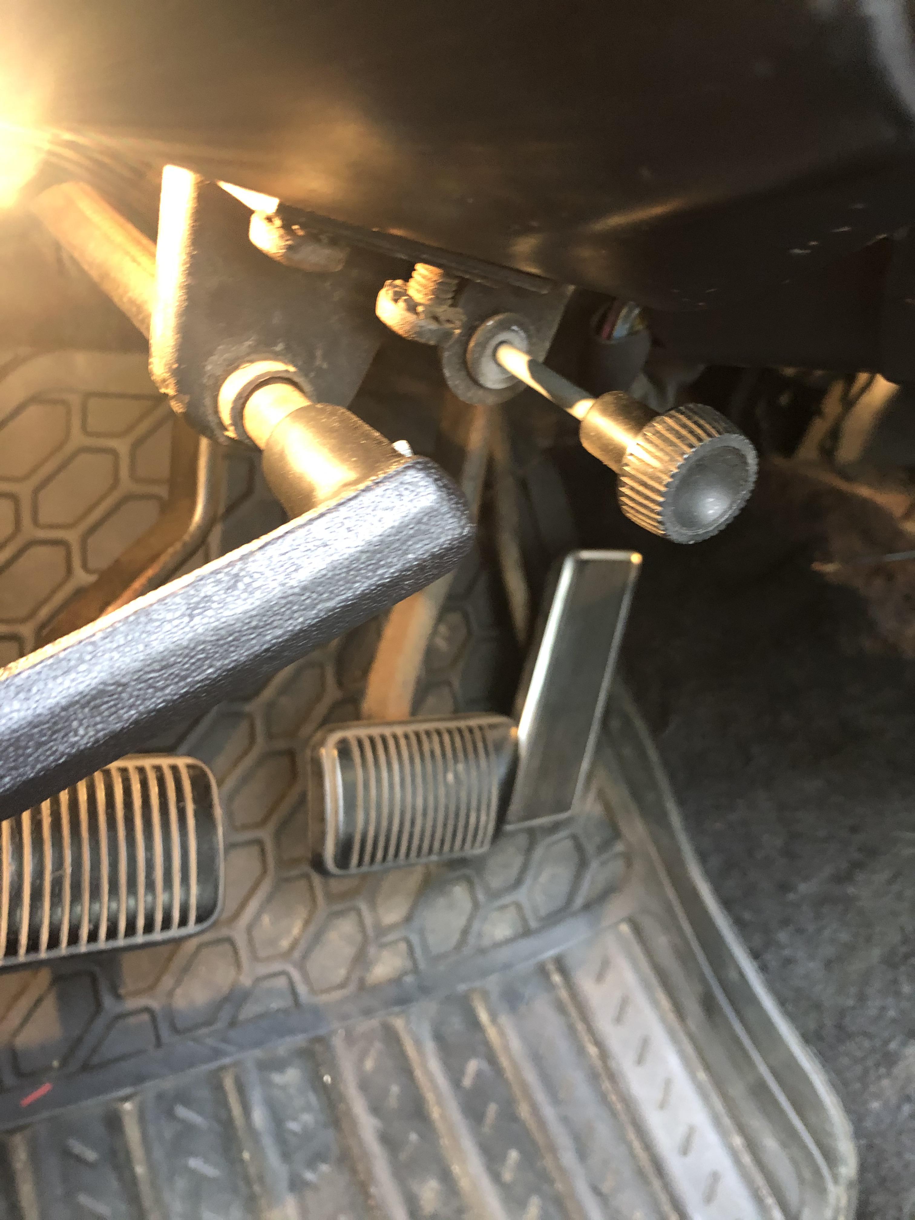 Any one know what that lever on the right next to the e brake, does? 67