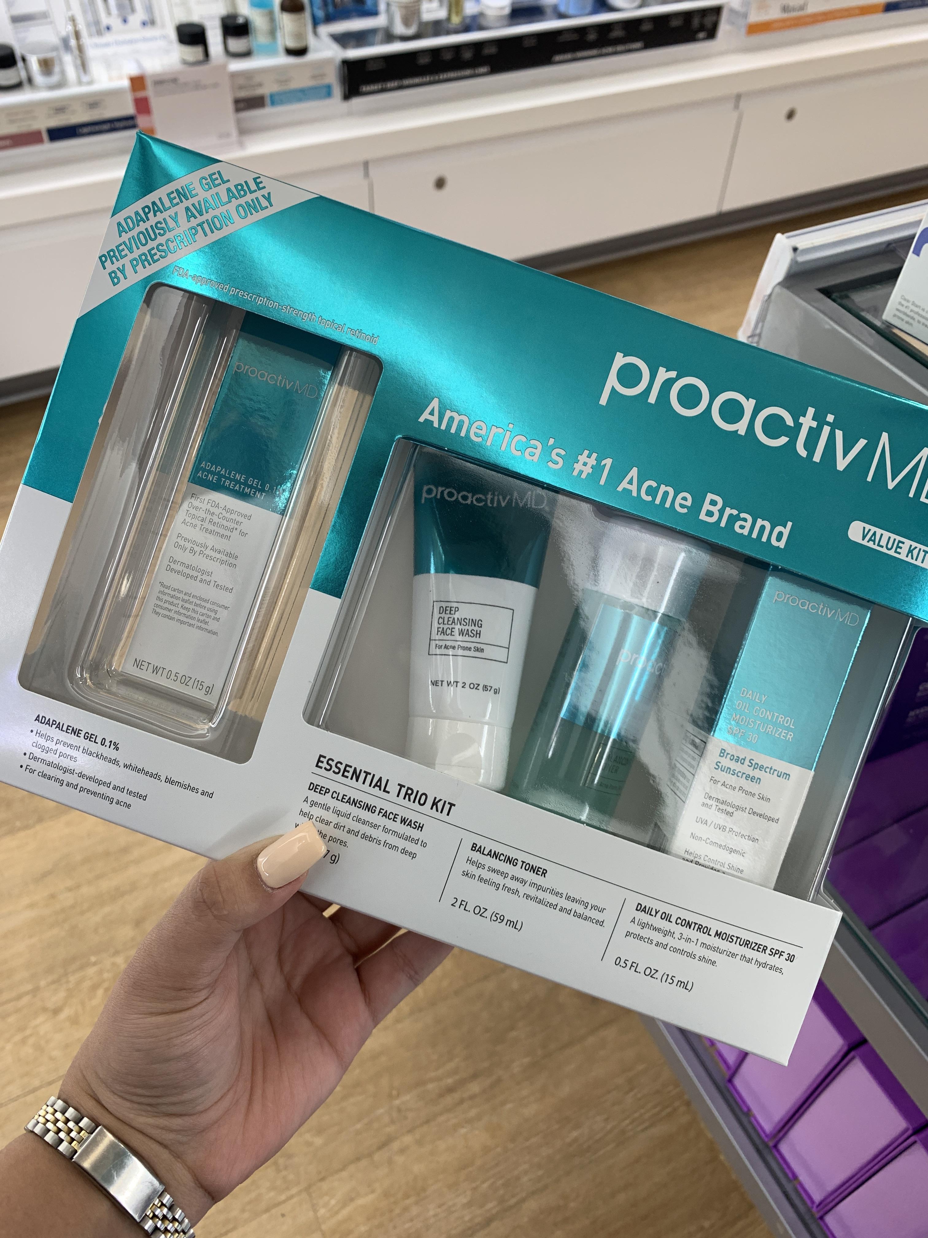 [REVIEW] Any reviews with Proactiv MD? I bought this earlier cause a