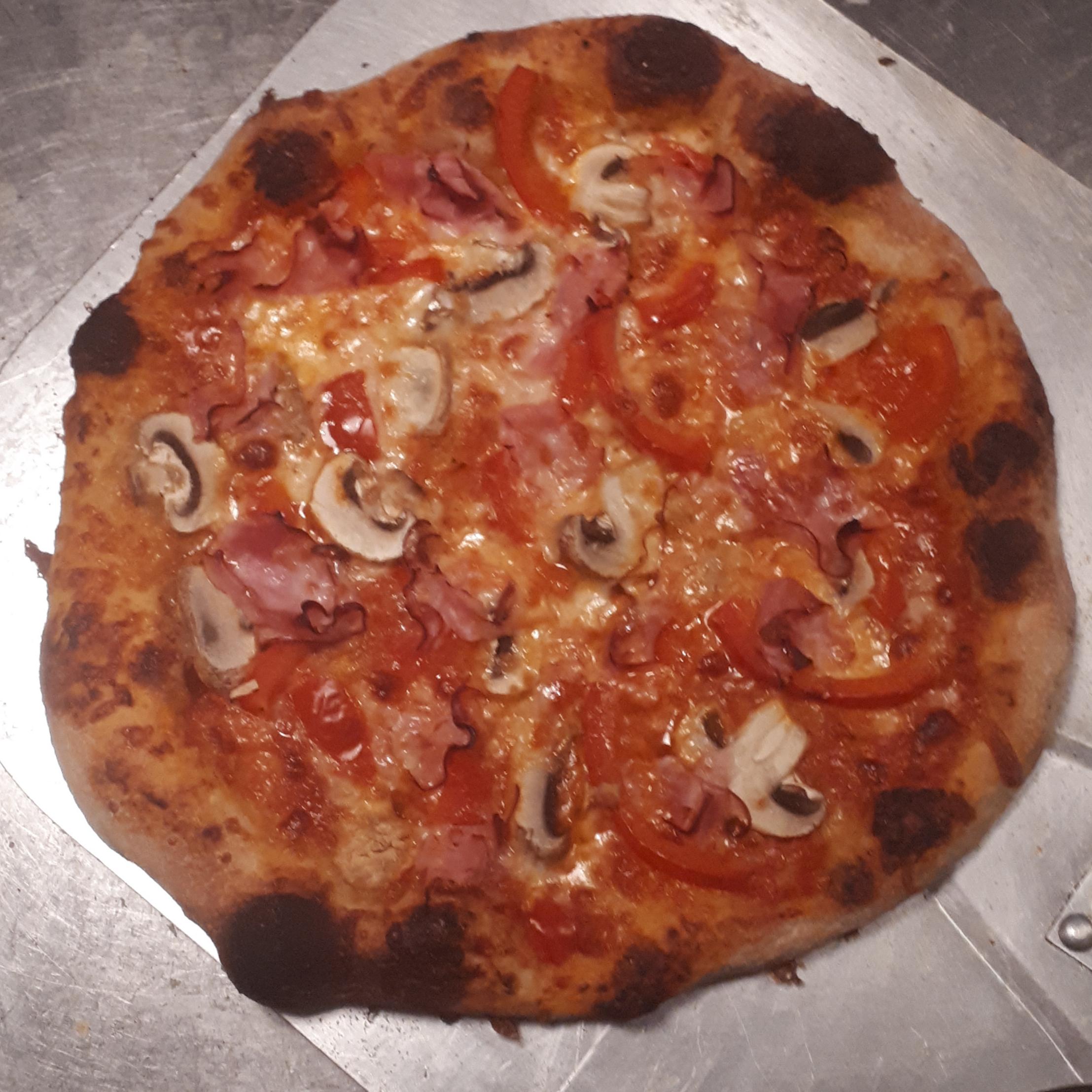 My shot at Bon Appetit's latest pizza recipe r/Breadit