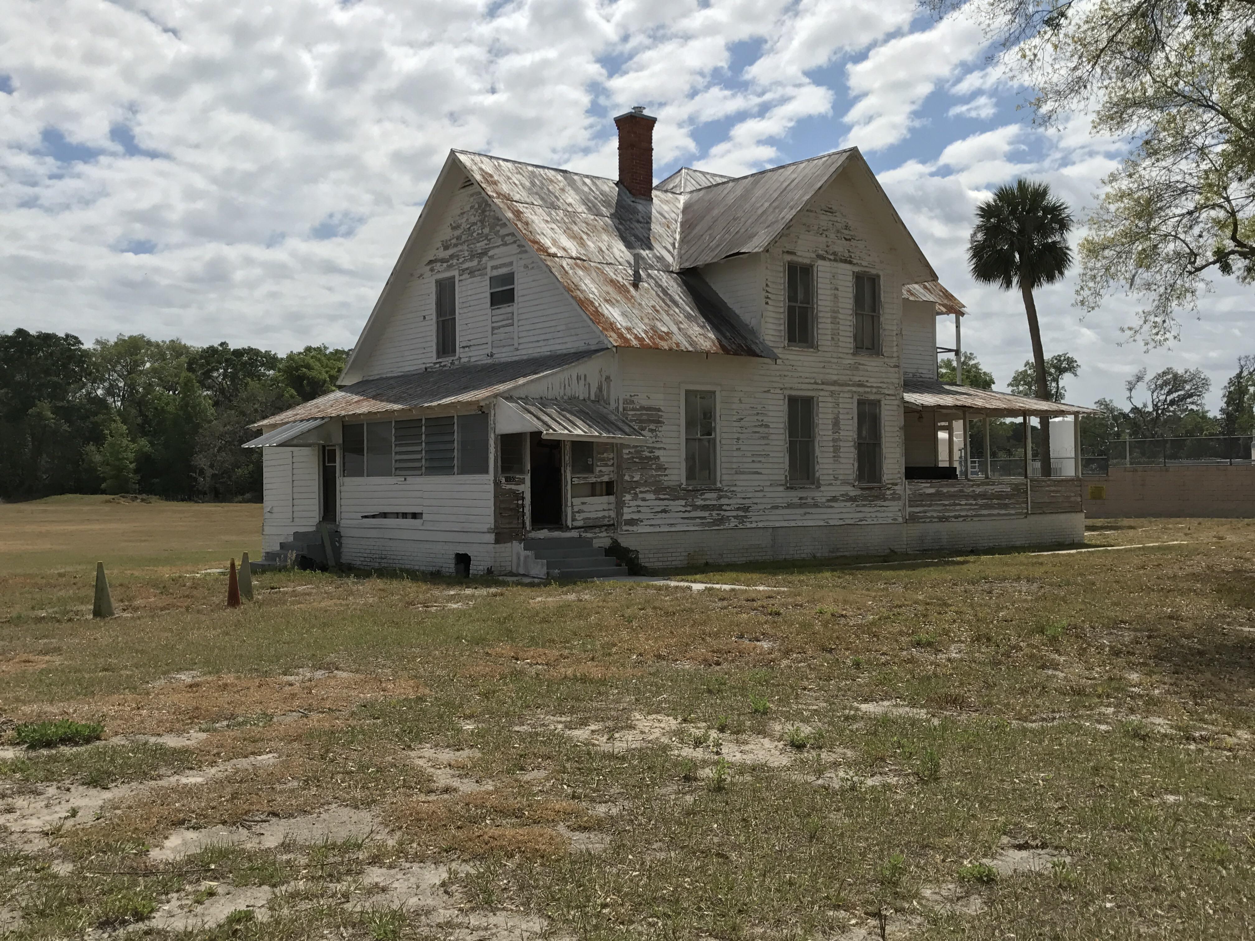 Abandoned Farm House Sanford, FL [1920x1080] [OC] r/AbandonedPorn