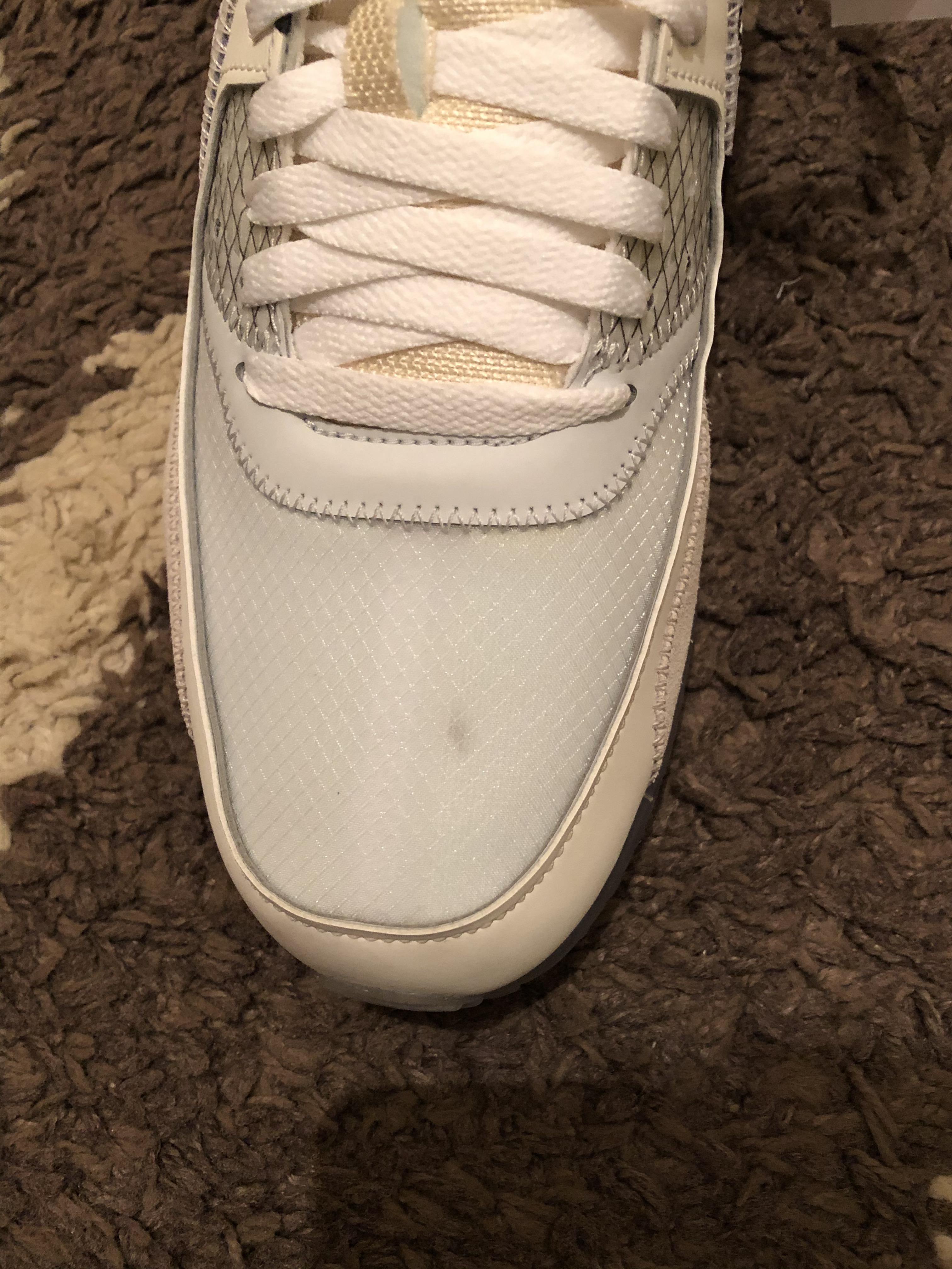 Is it possible to remove this stain from my Off White Air Maxes? r