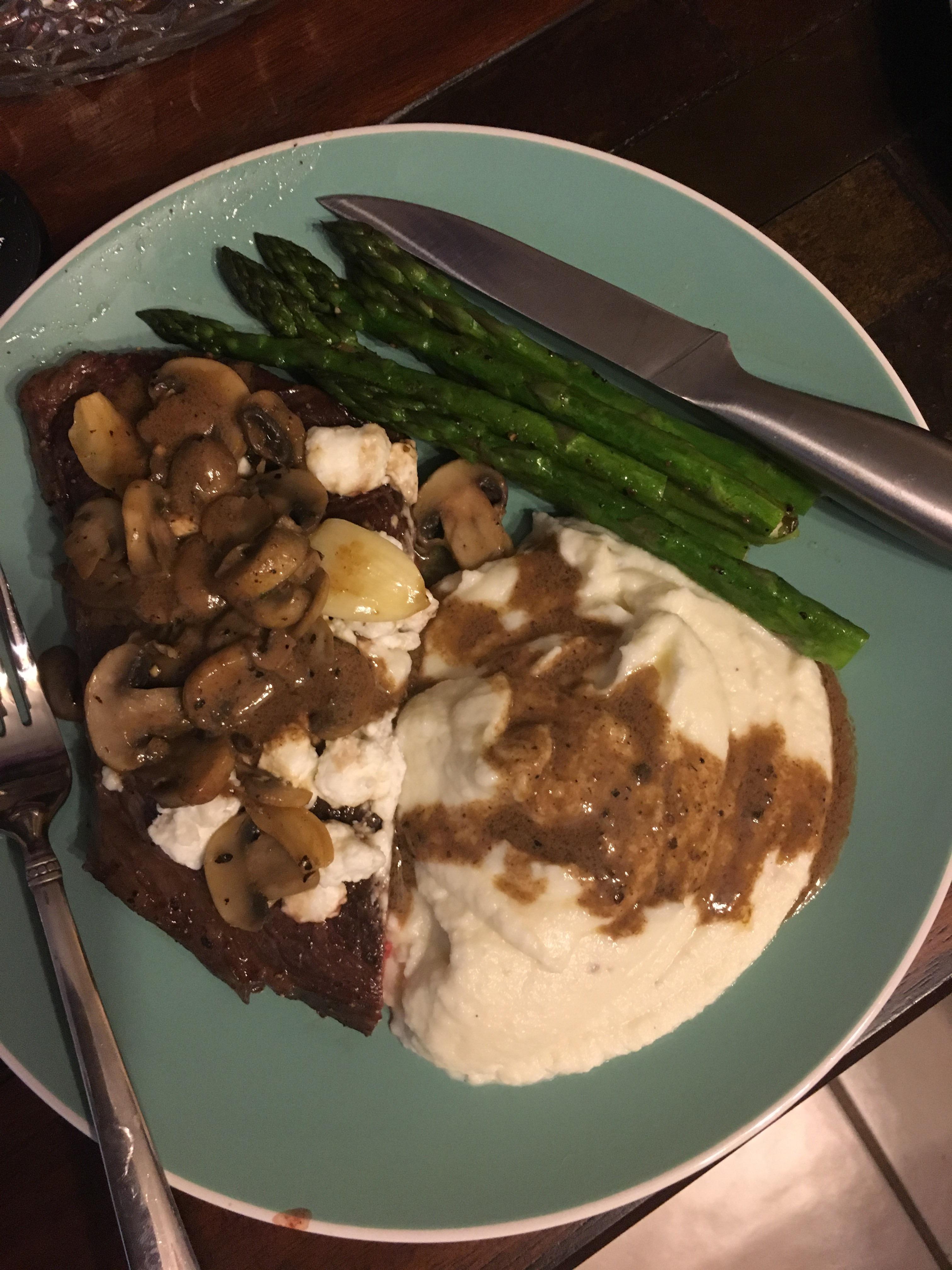 Steak, mushrooms, cauliflower and asparagus r/Keto_Food