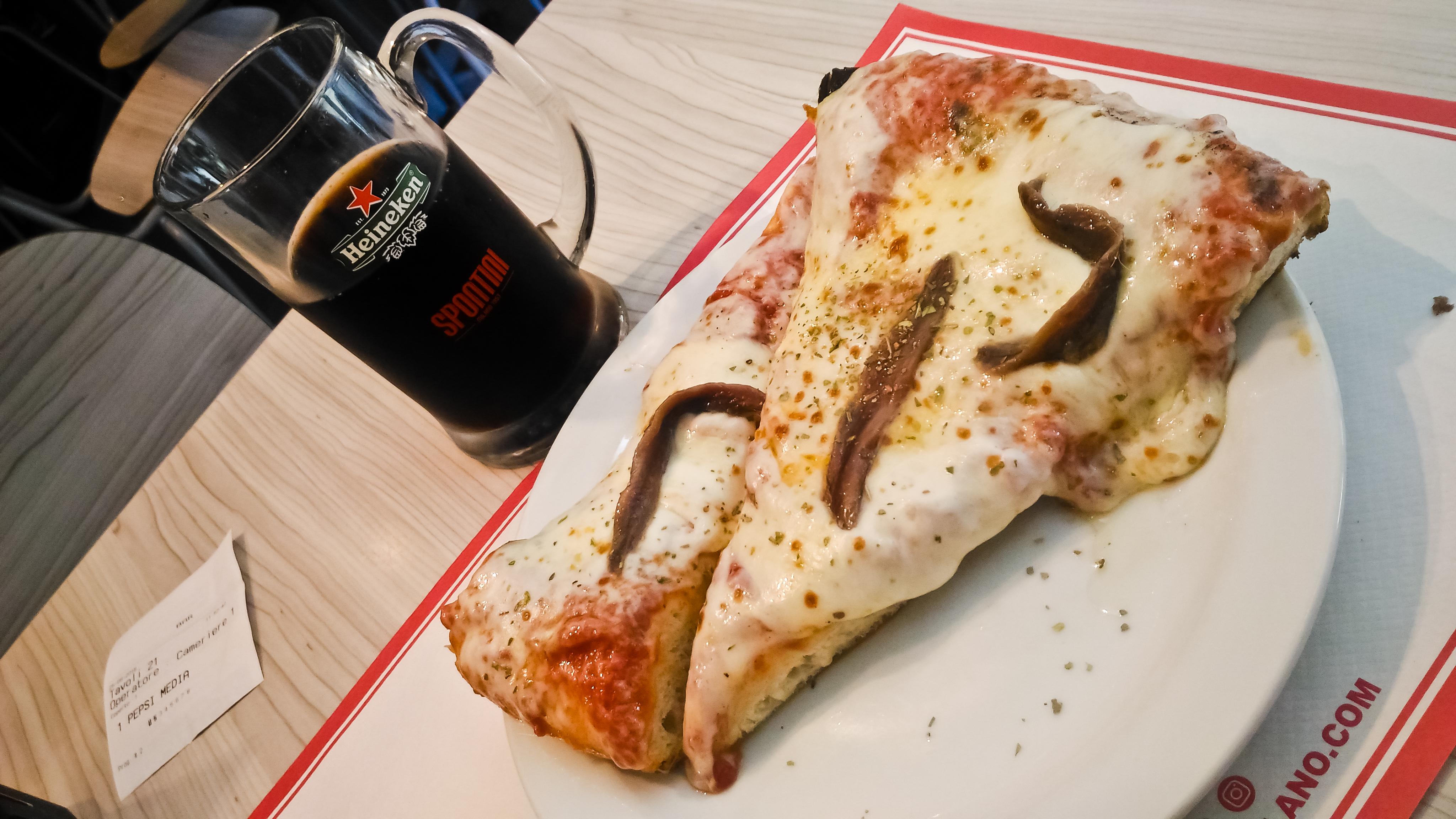 [OC]Slice of Pizza at Pizzeria Spontini, Milan r/FoodPorn
