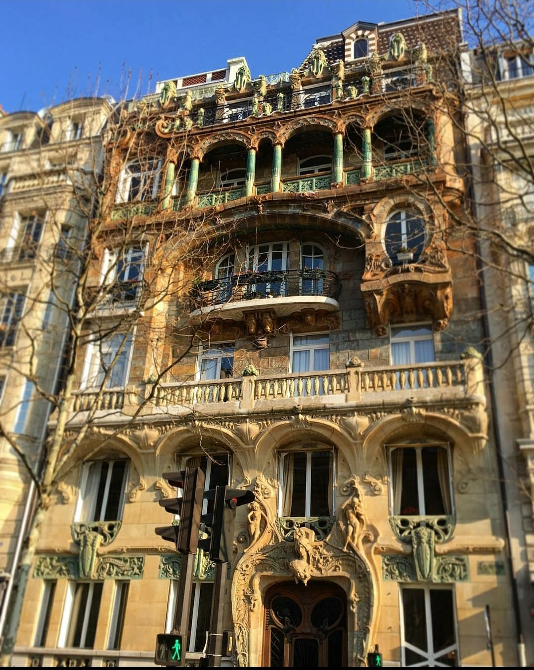 [Building] 1901 Art Nouveau building (29 avenue Rapp, Paris, France
