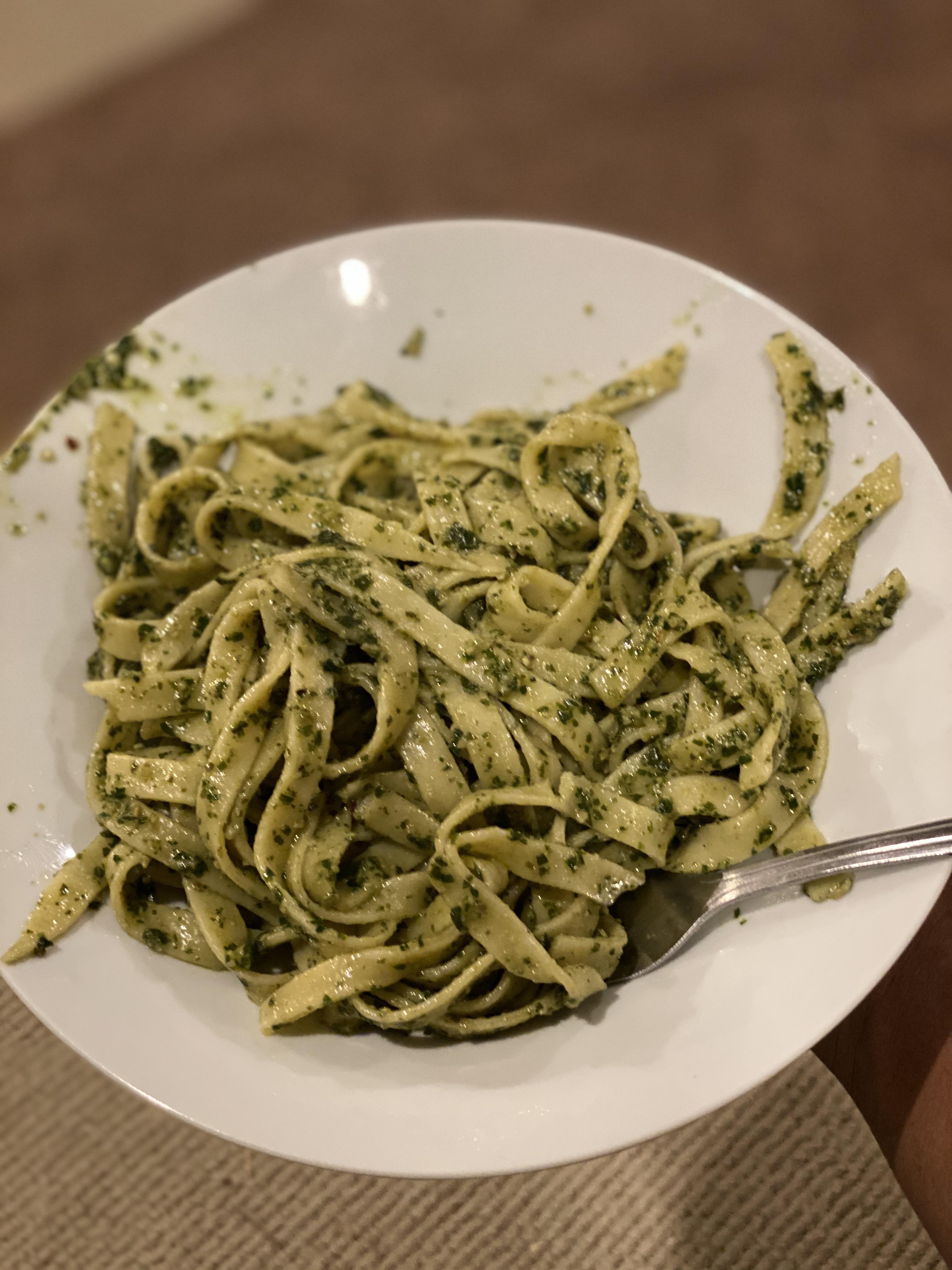 [Homemade] Pesto Pasta r/food