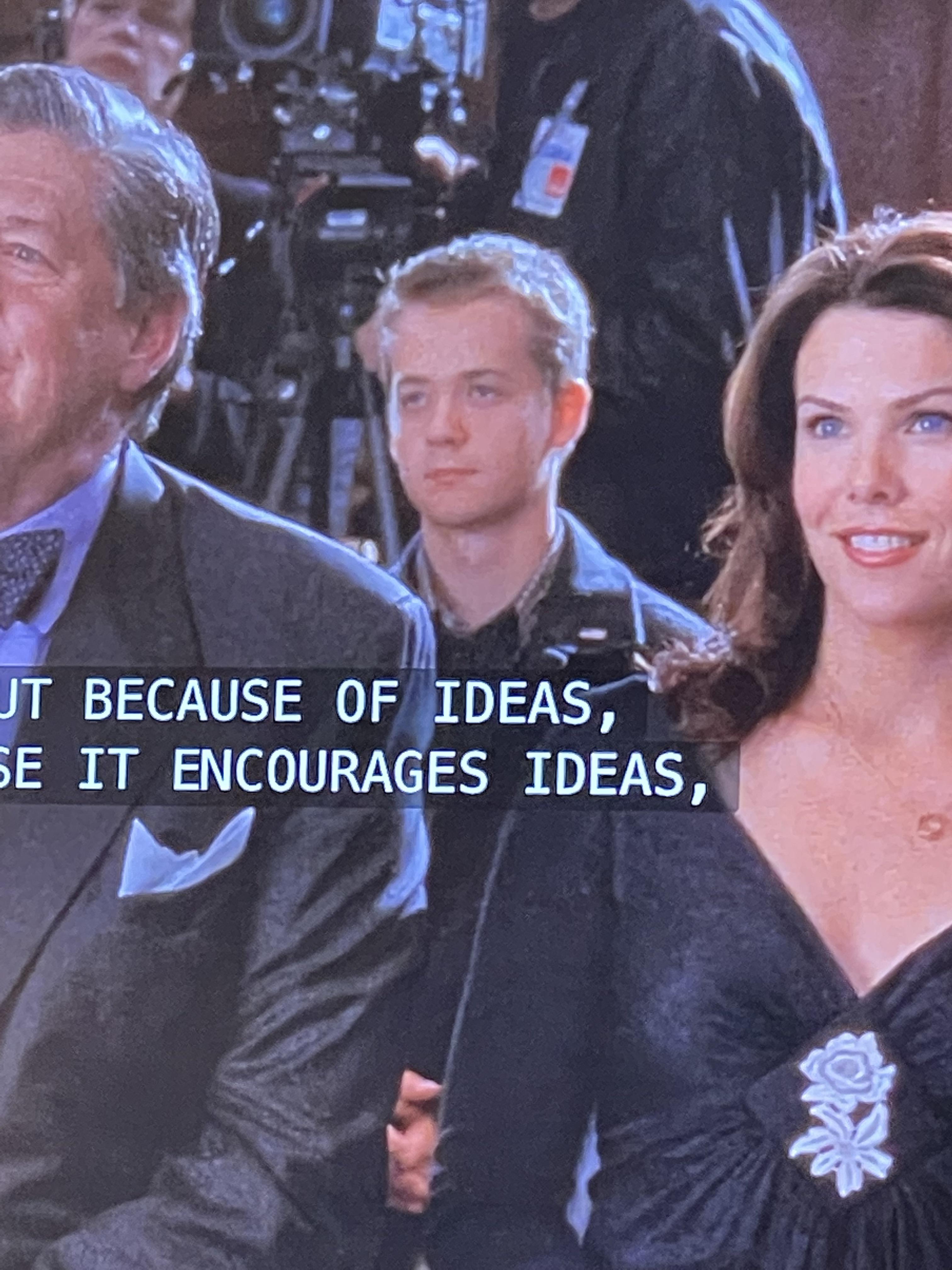 Spotted Jason Earles (Jackson in Hannah Montana) as an extra during