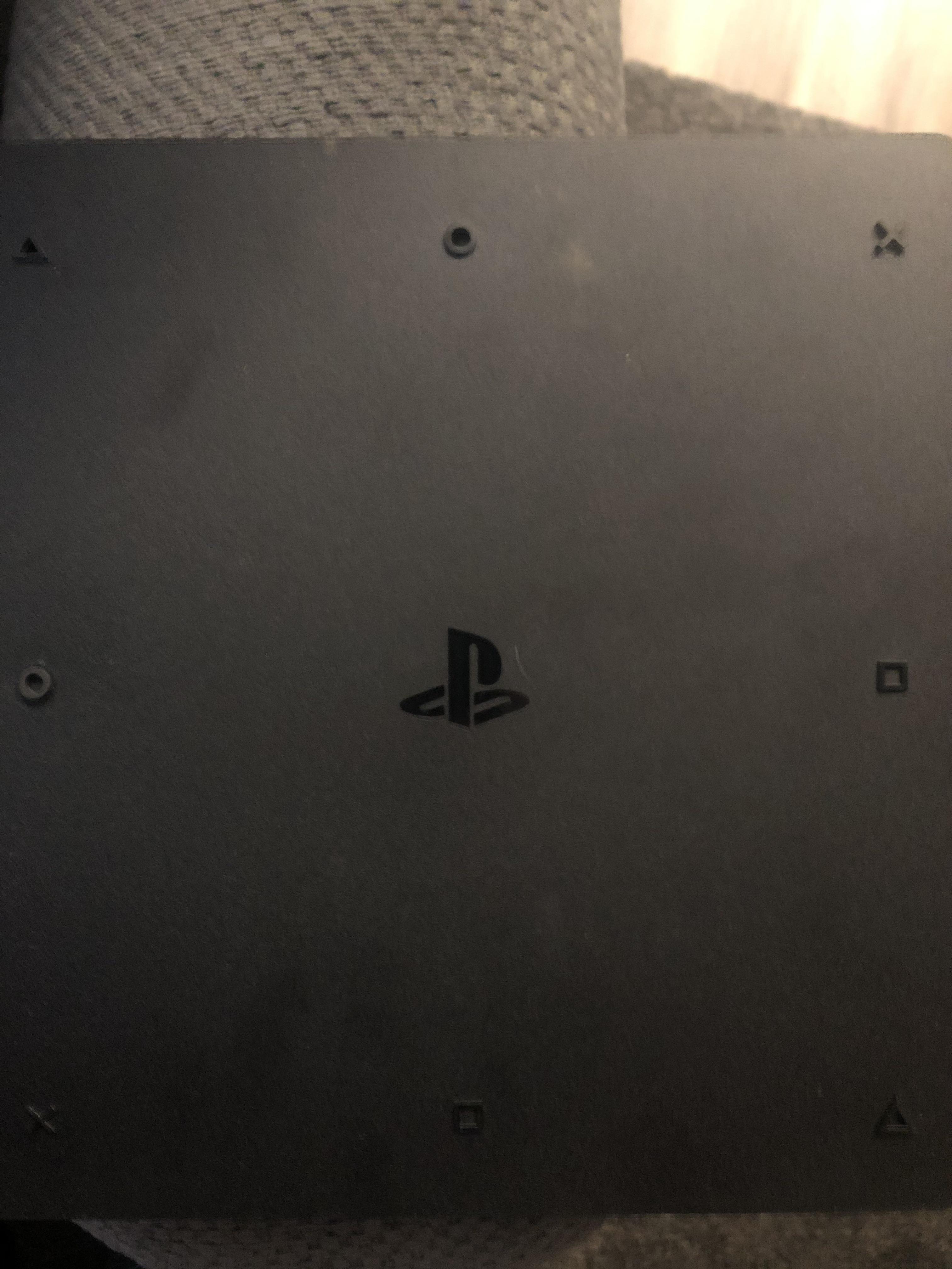 The rubber feet on the bottom of this PS4 are designed like the