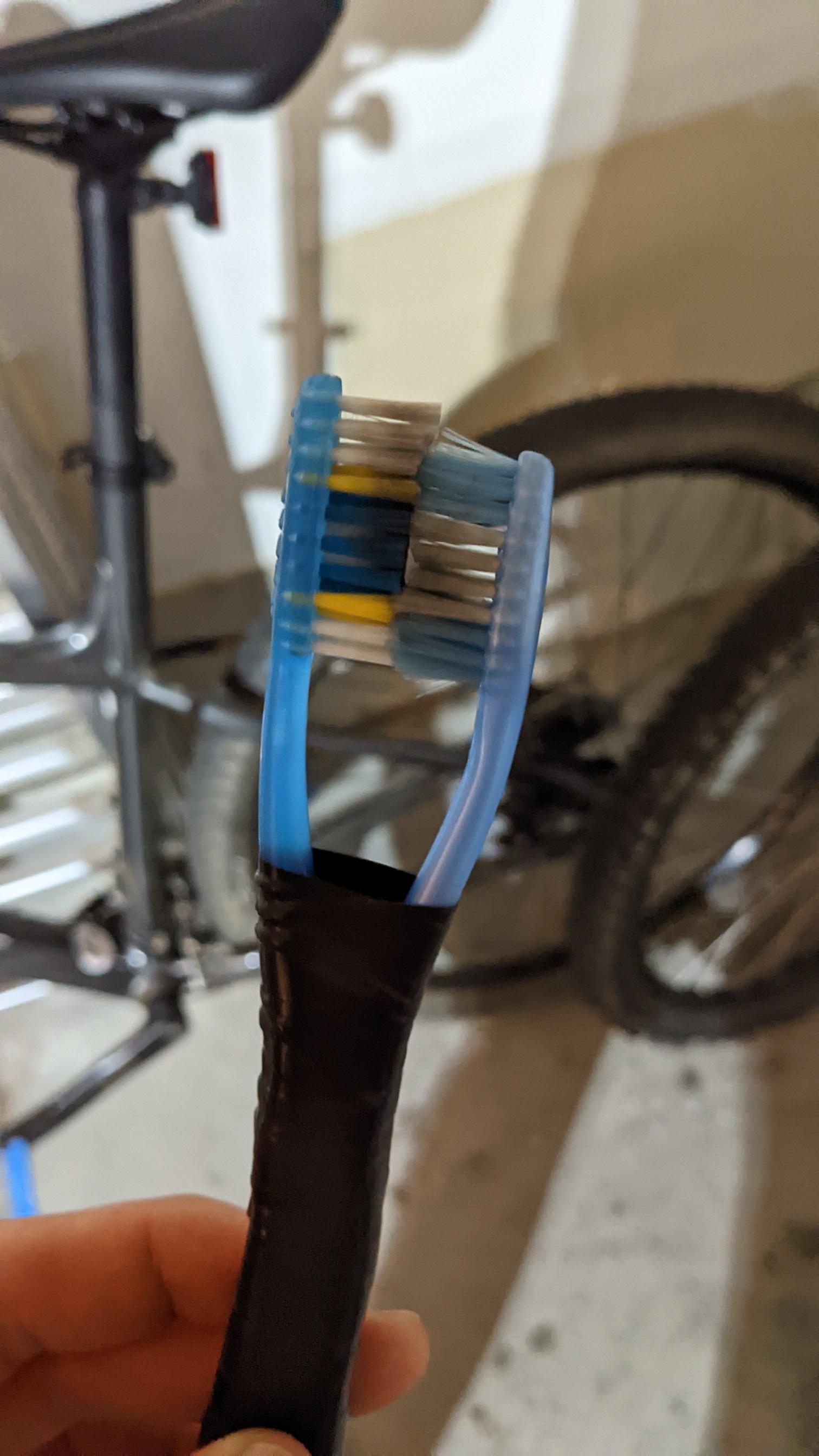 Homemade bike chain cleaner r/redneckengineering