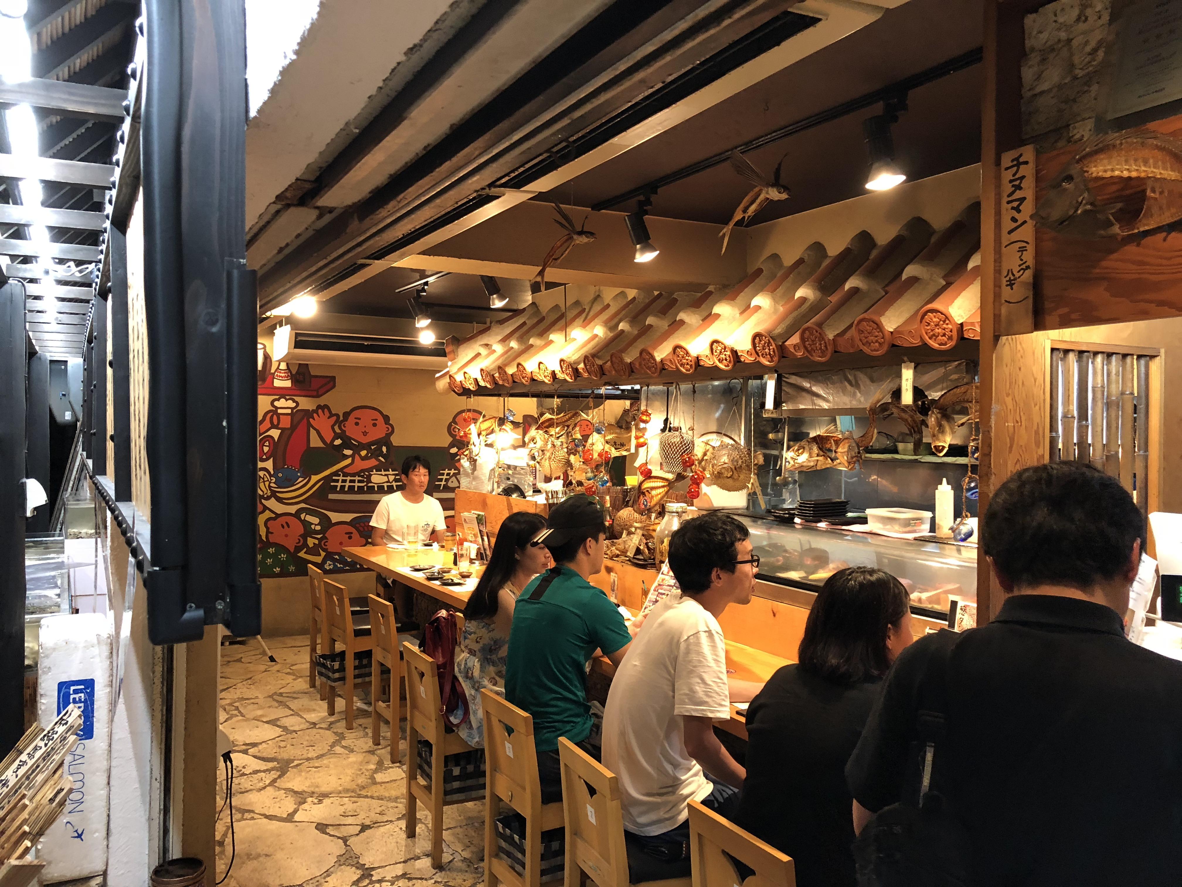 Okinawa sushi restaurant r/japanpics