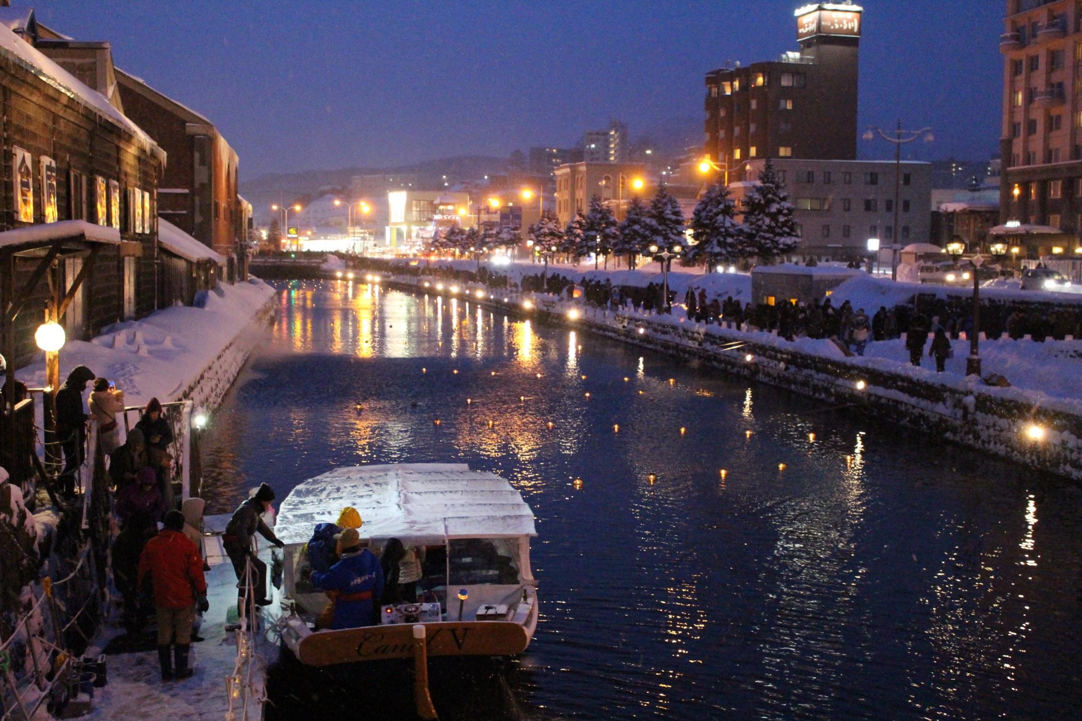 Visited Otaru Canals in Hokkaido during Winter Festival time and took