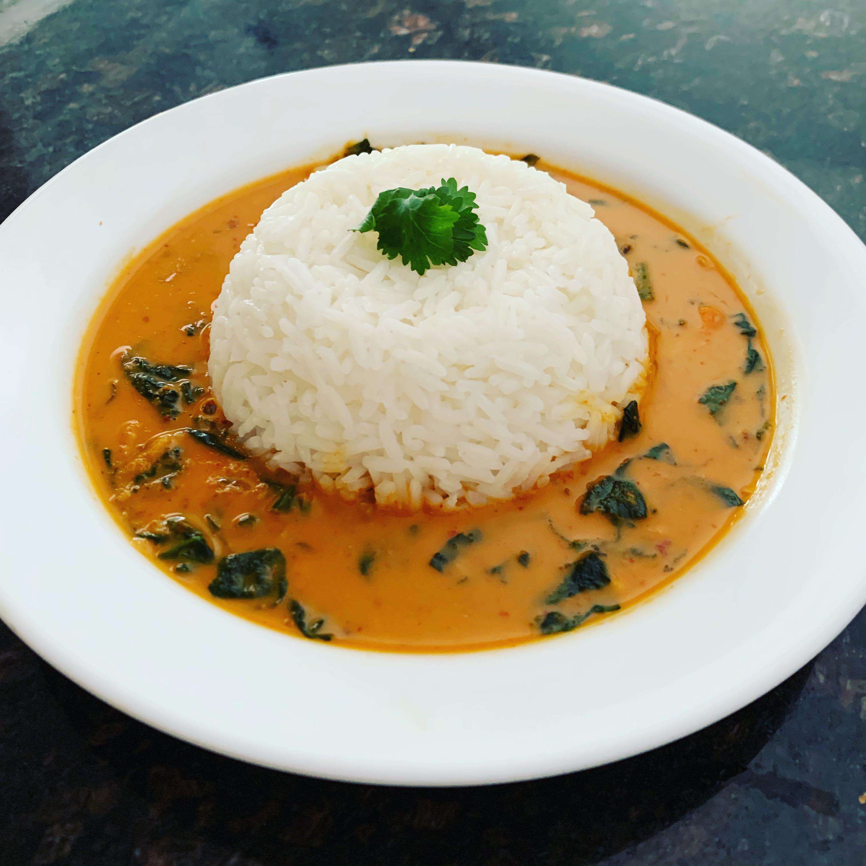 [Homemade] Thai Red Curry with Jasmine Rice r/food