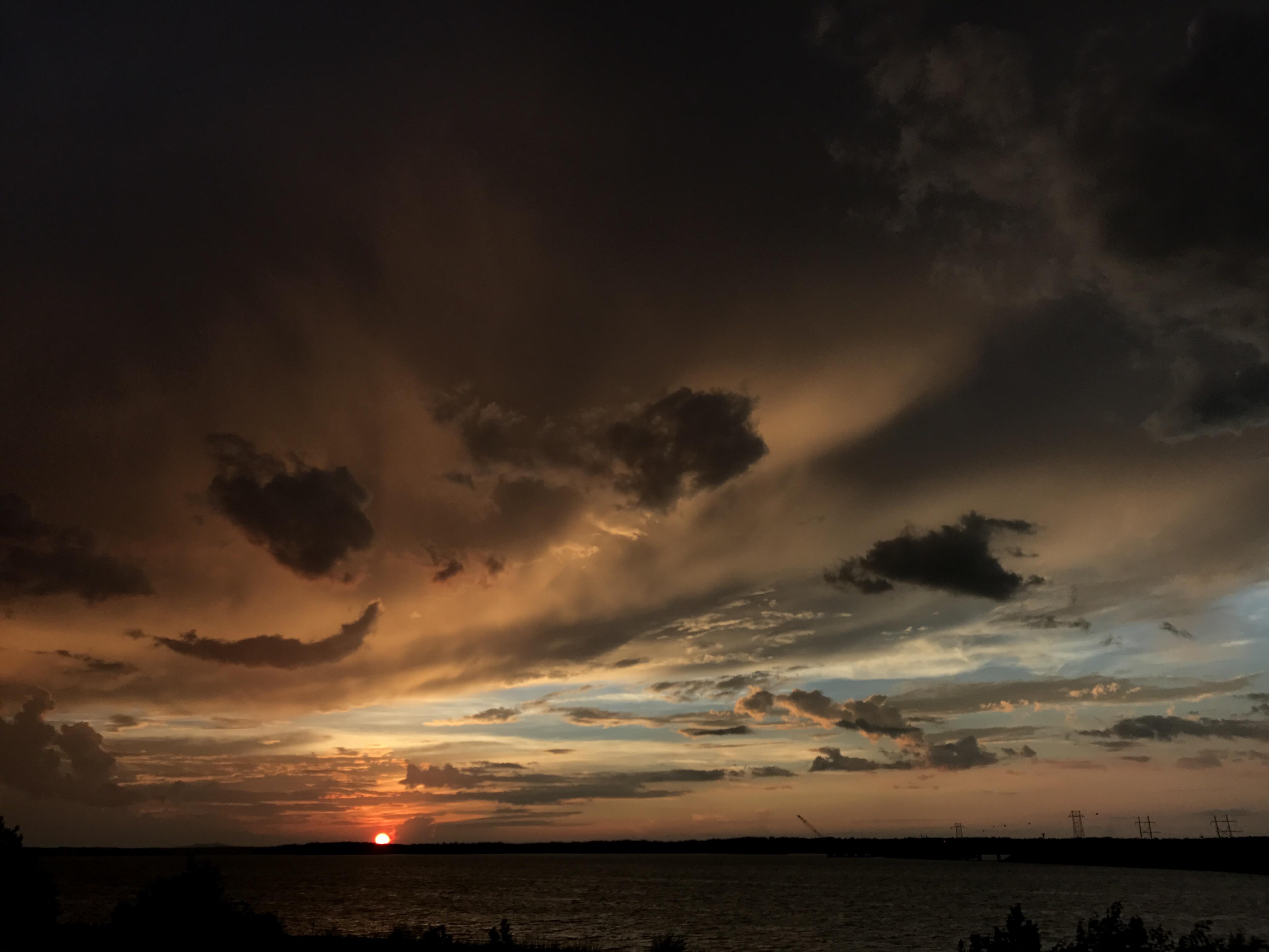 Sunset at Clark's Hill Lake in Augusta, GA [OC] [4032x3024] r/sunset