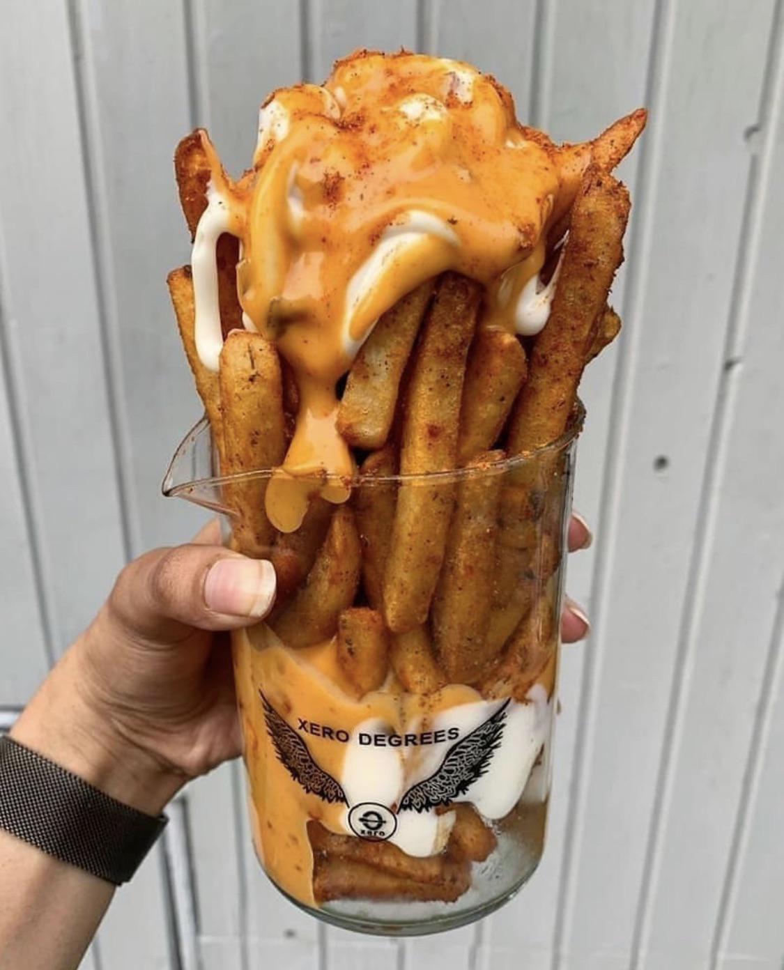 These cheesy fries r/FoodPorn