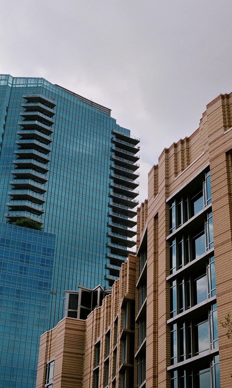 Dallas Architecture (New Canon F1, 50mm 1.4, Portra 400) r/analog