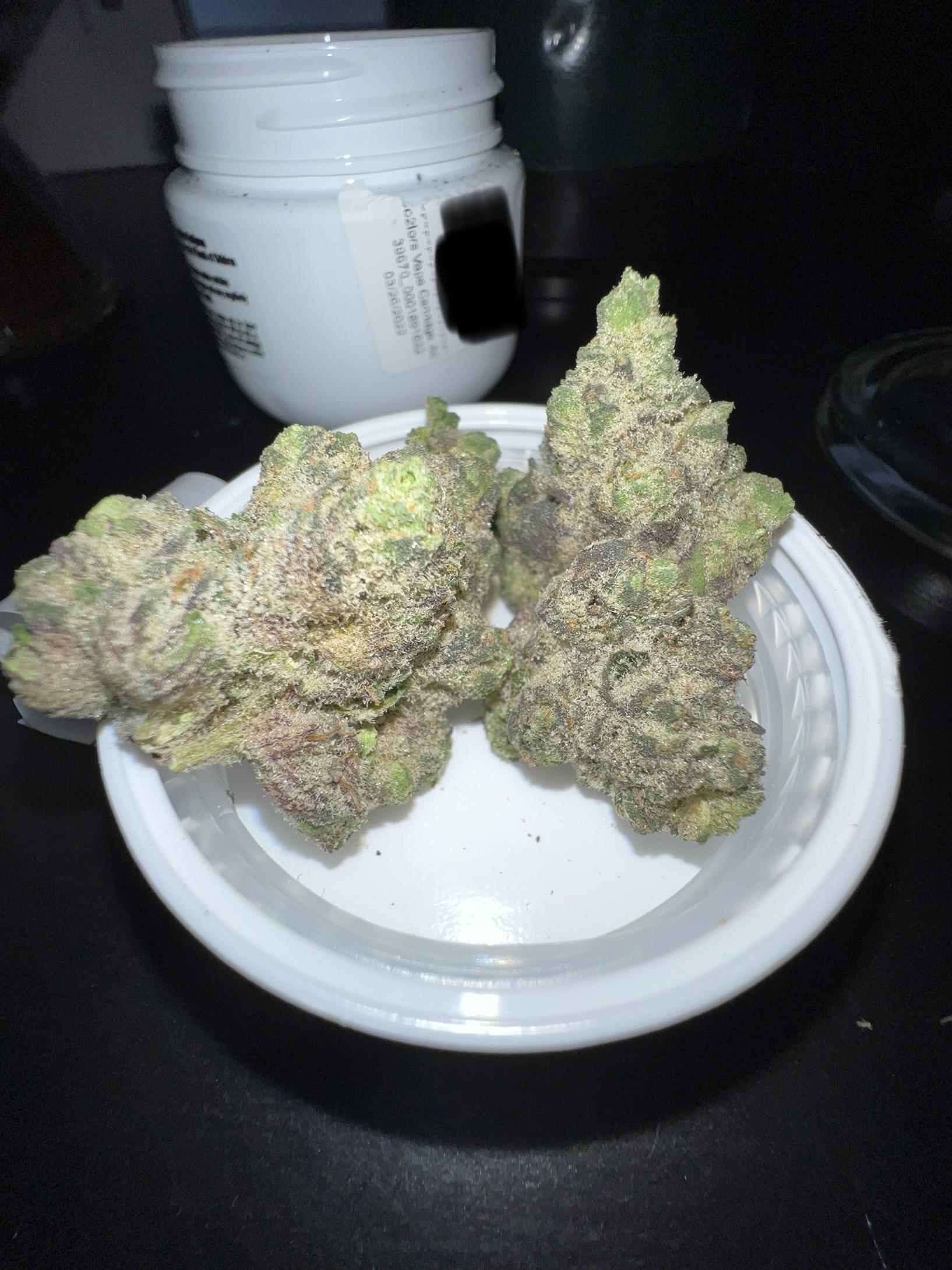 MÜV Verano Reserve Confetti Kush Cake 4 27 THC (no coa?) r