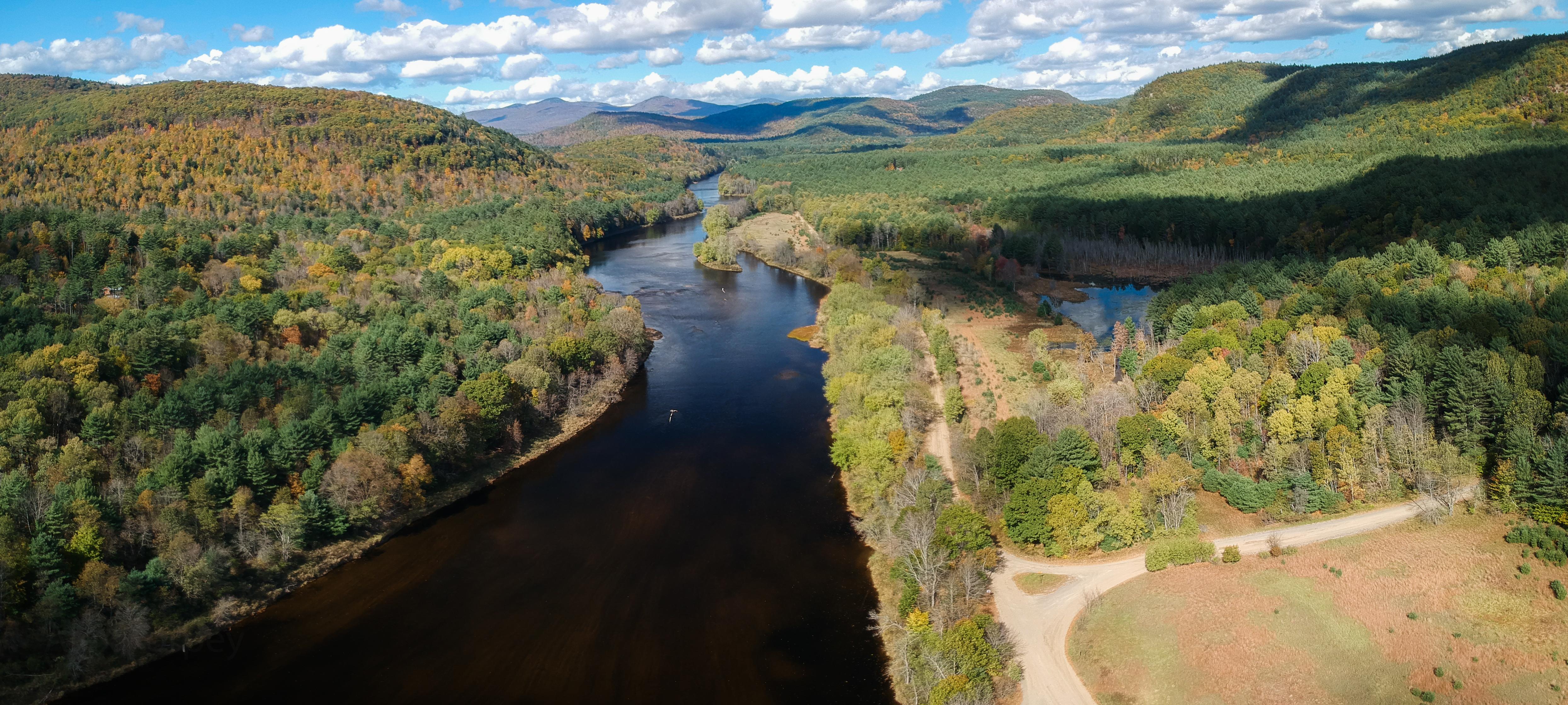 Fall around the Hudson River in the Adirondacks [OC] [5149 × 2472] pics