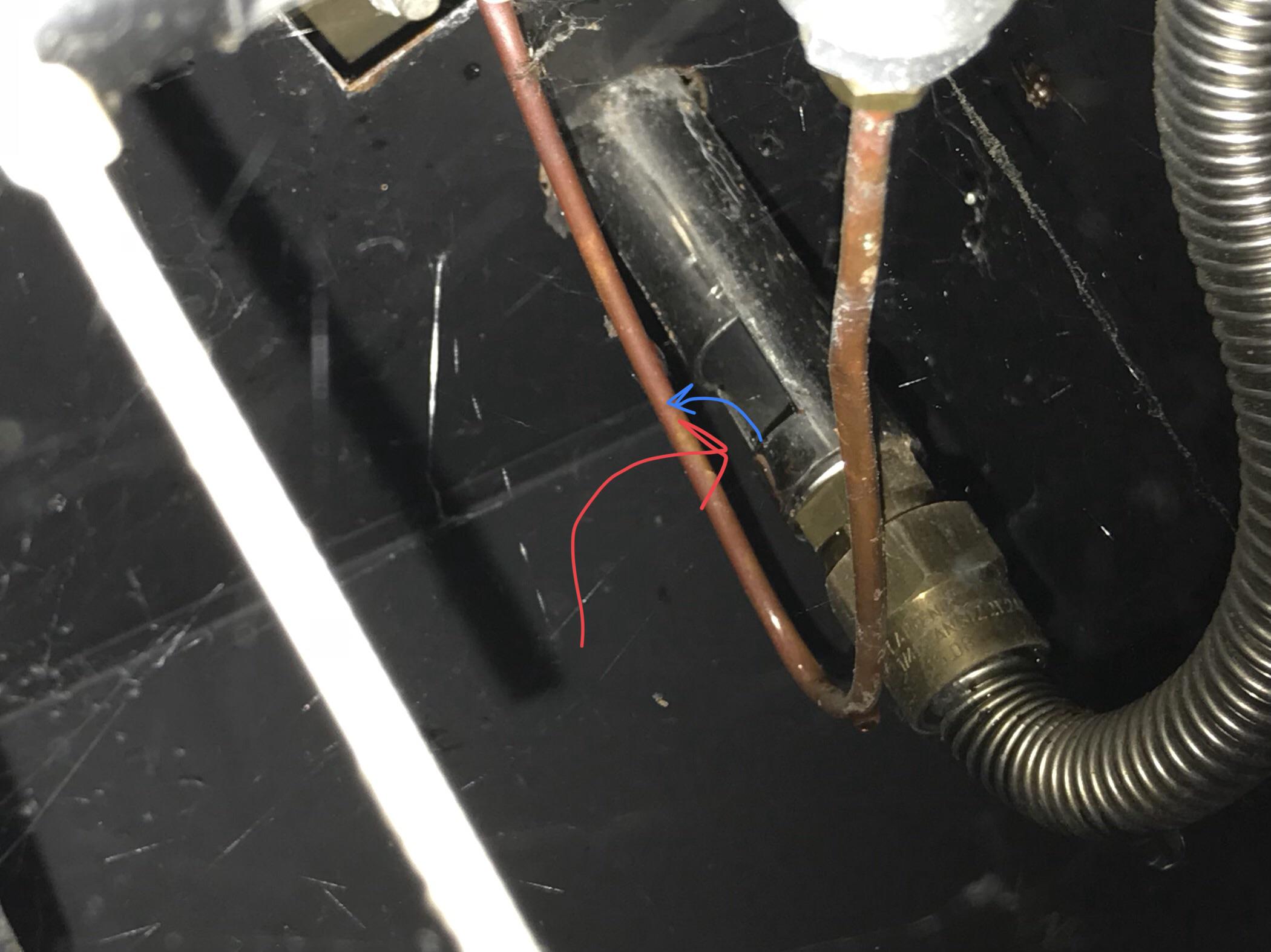 Gurgling sound and water splashing out of whatever this is. Seems kind