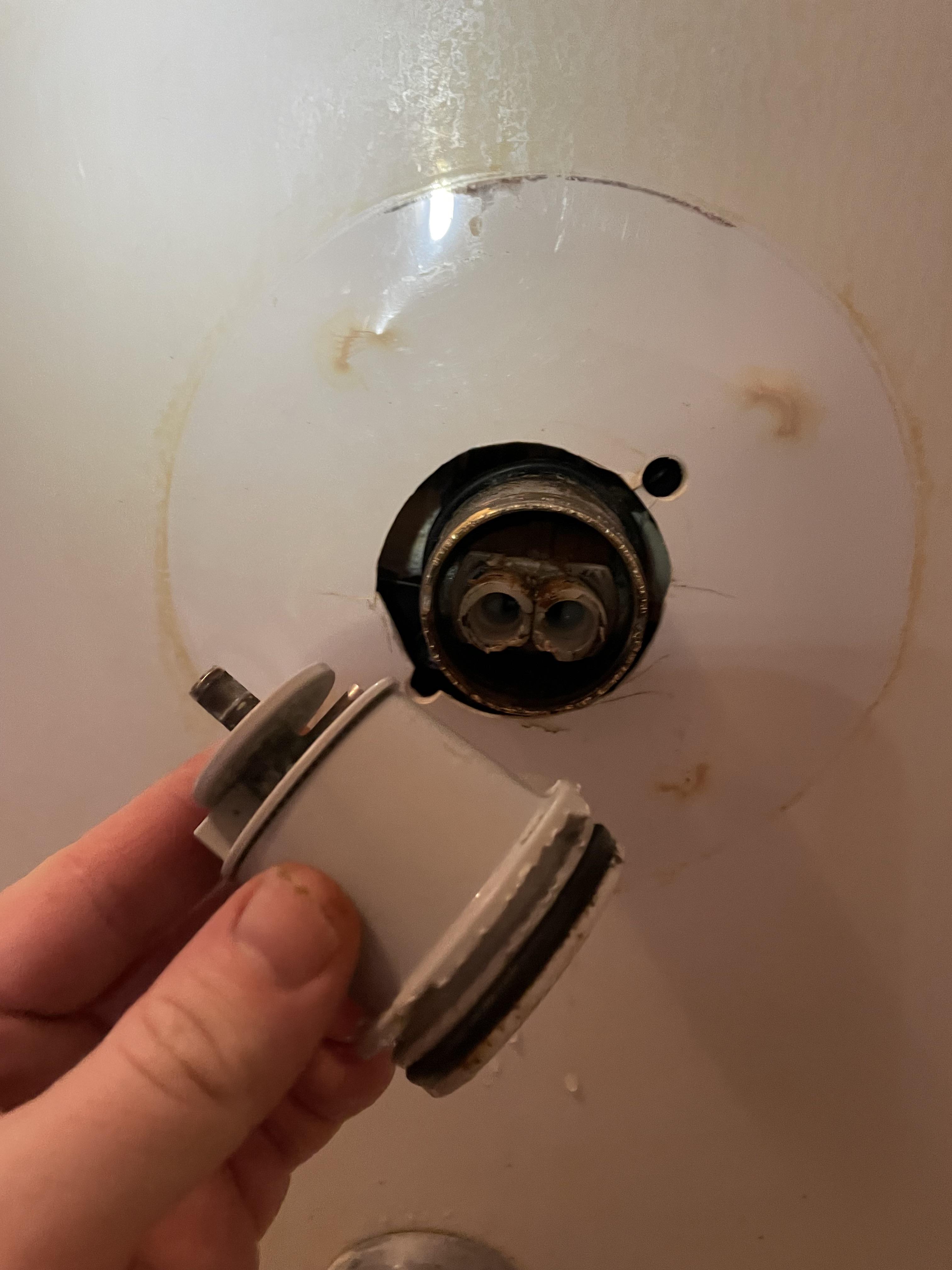 Delta bathtub faucet cartridge stuck : r/askaplumber