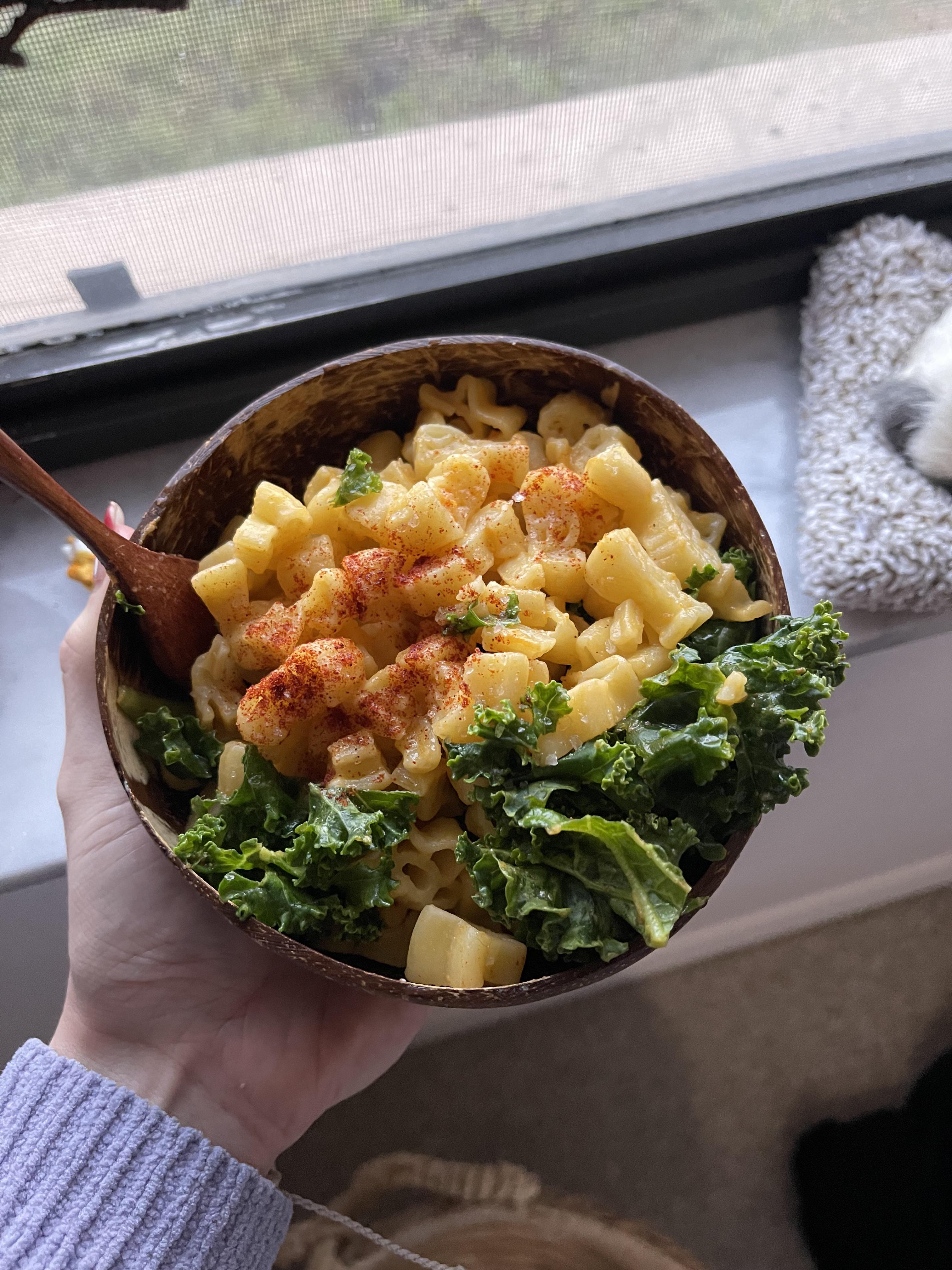 Pastabilities vegan Mac and cheese with kale r/ShittyVeganFoodPorn