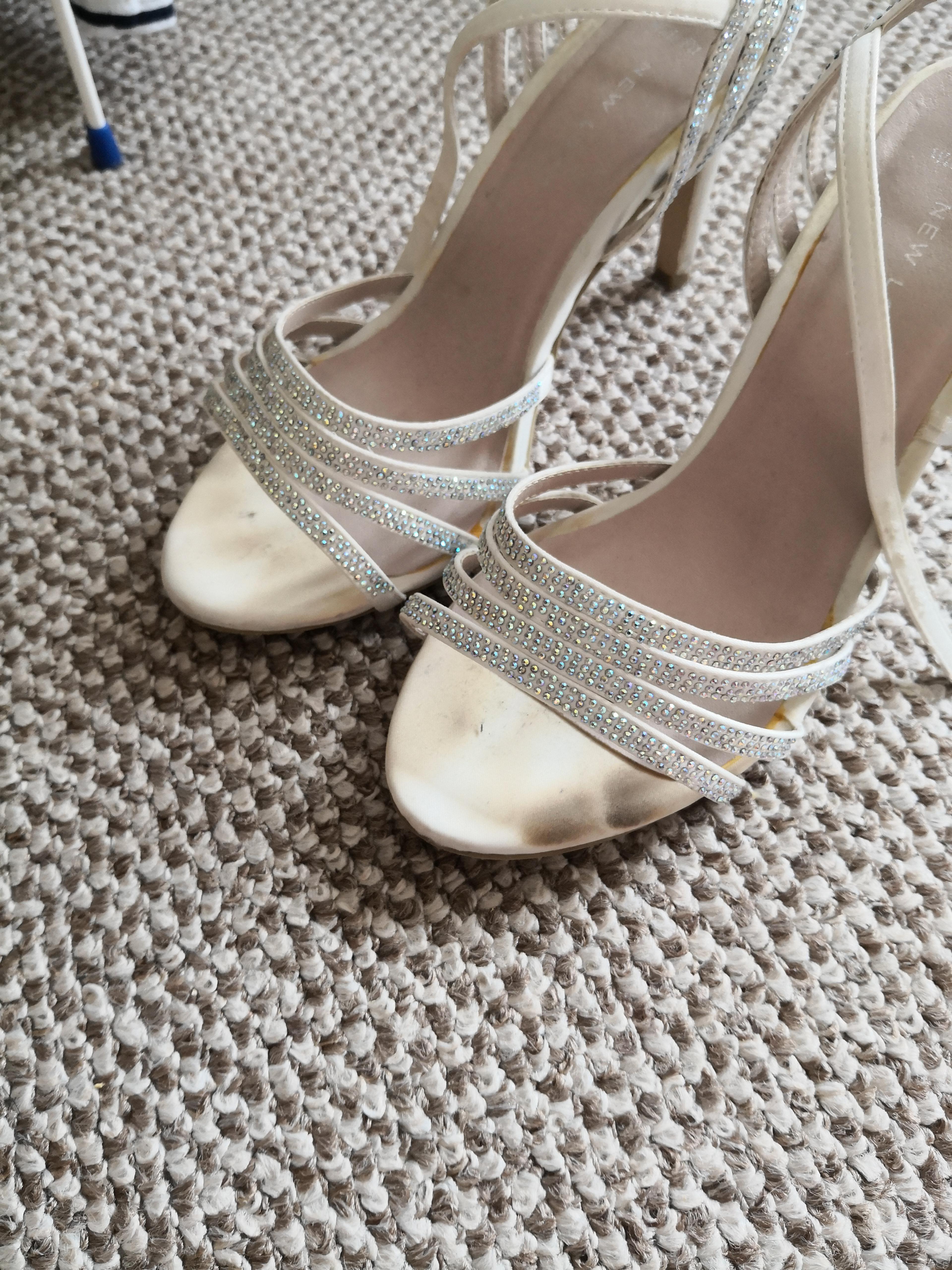 Any ideas on how to clean the toe area of these heels, it's a satin