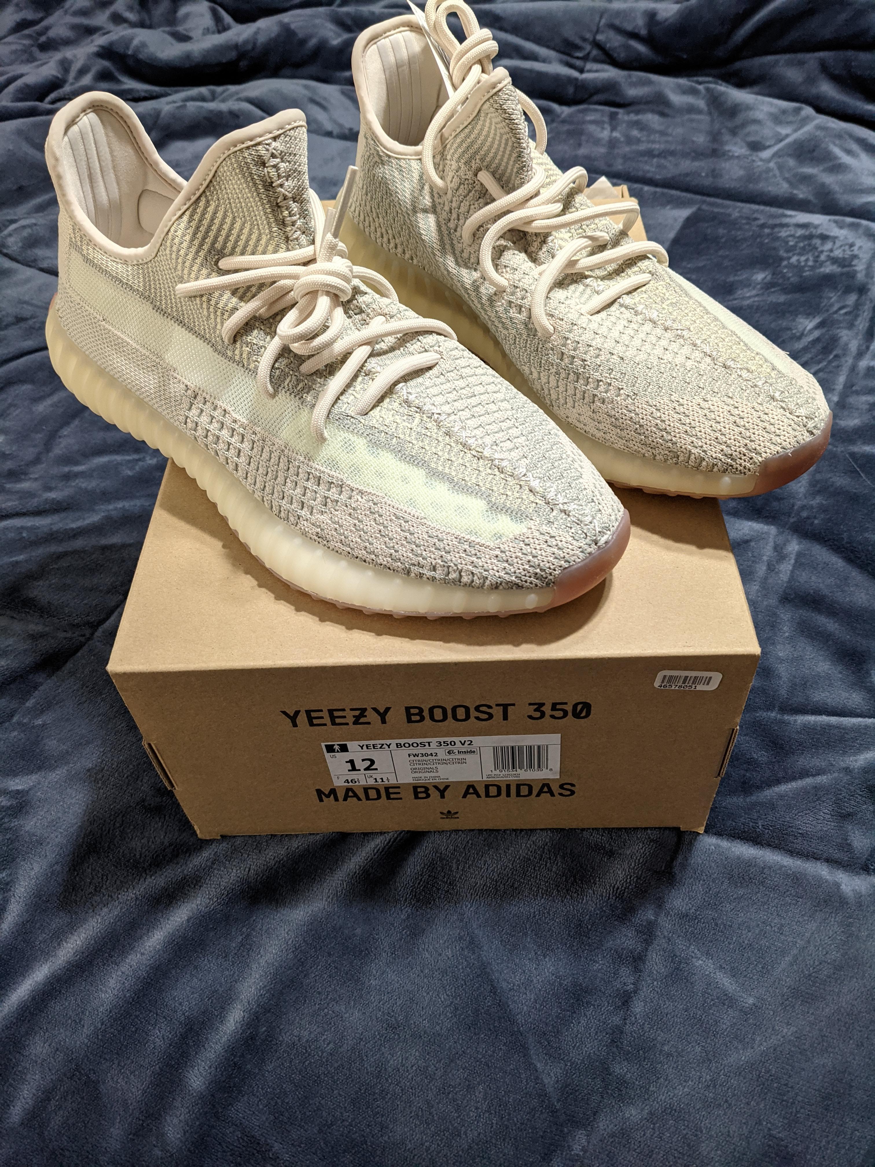 My Goat black friday raffle prize showed up. Yeezy 350 V2 Citrin. r
