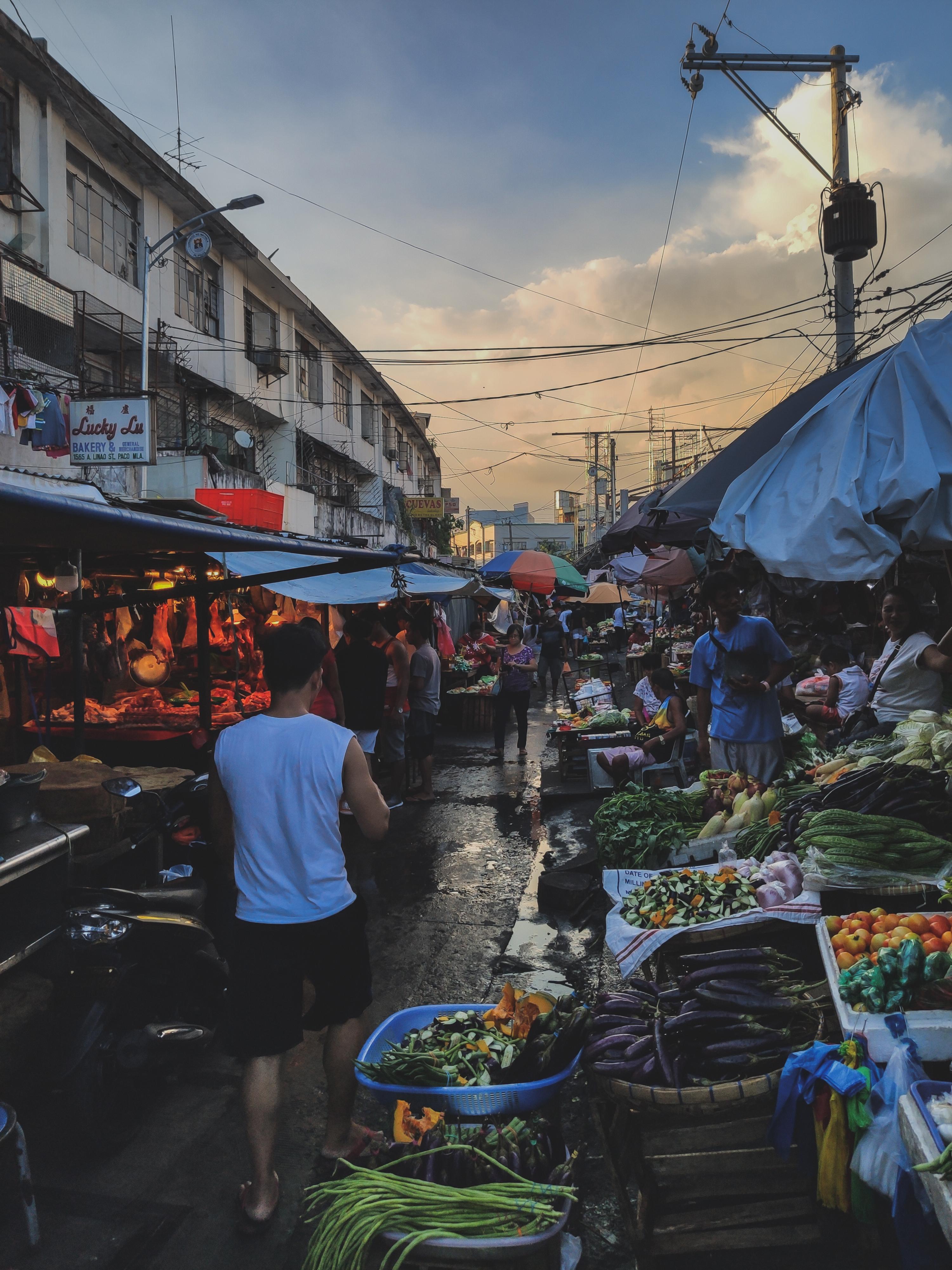Before the sun sets (Paco, Manila) r/Philippines