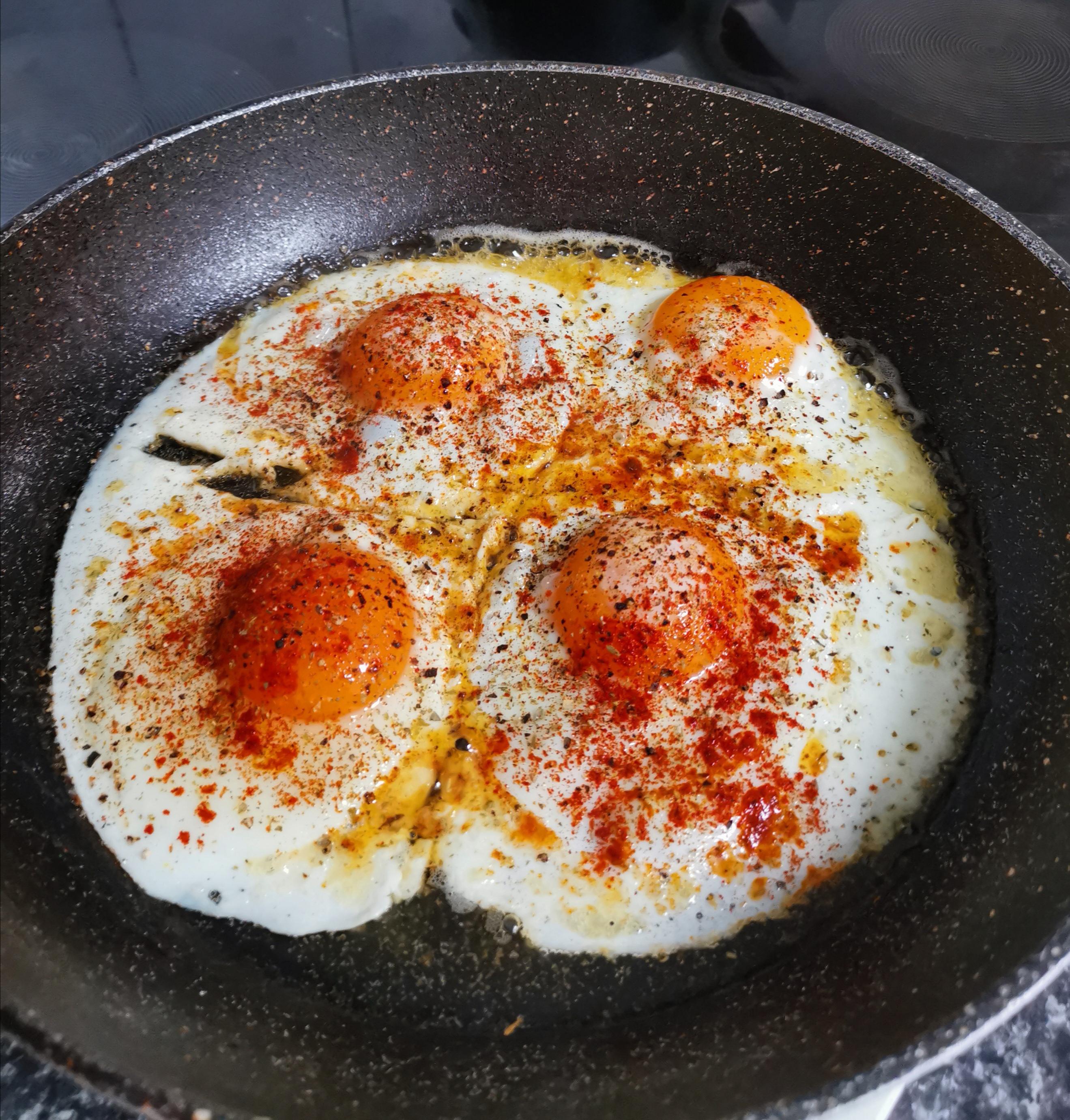 Mexican chilli style, Sunday side up eggs. FoodPorn